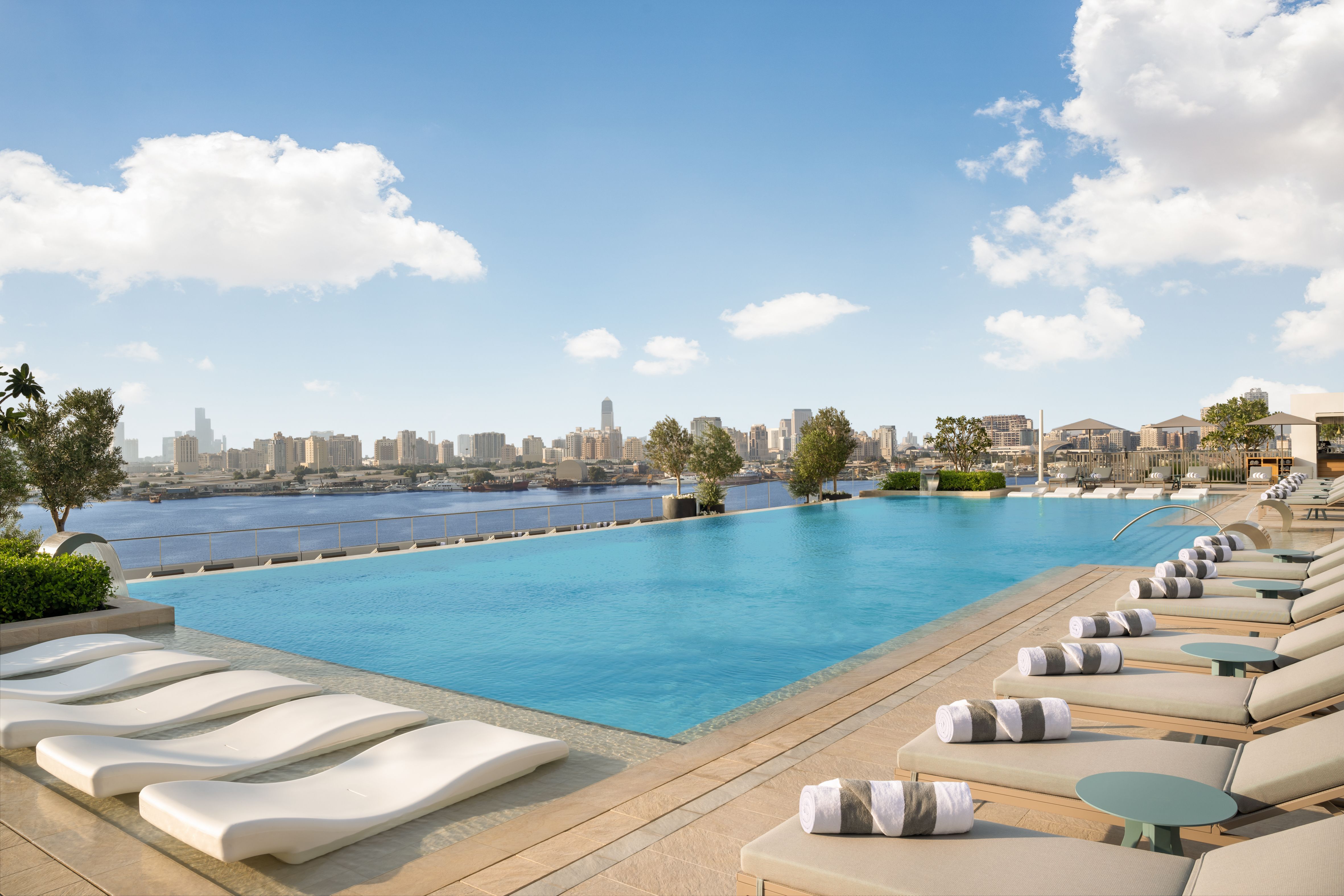 Piscina deschisă