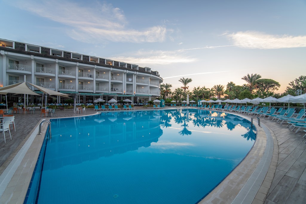 Piscina deschisă
