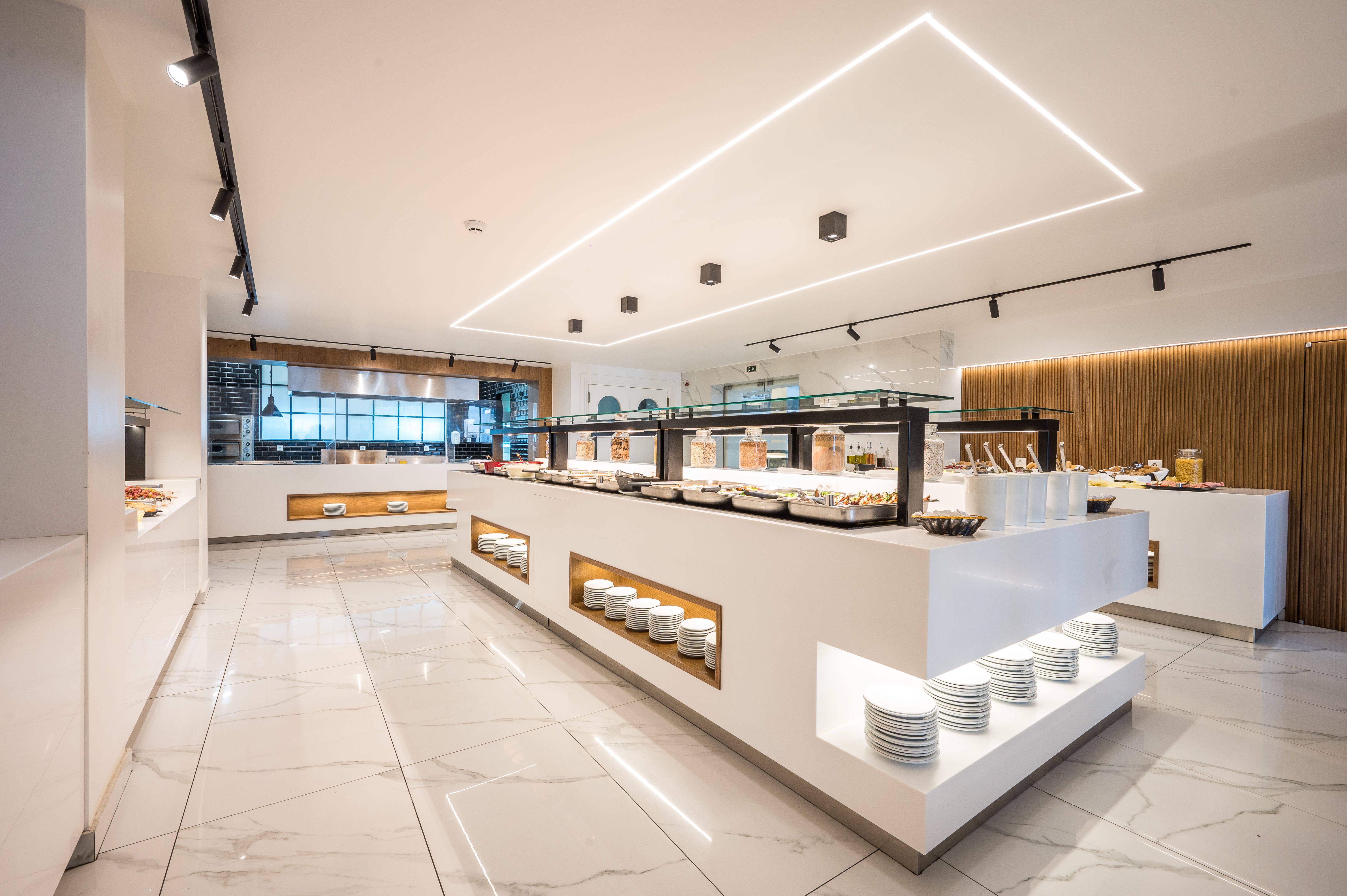 MAIN RESTAURANT