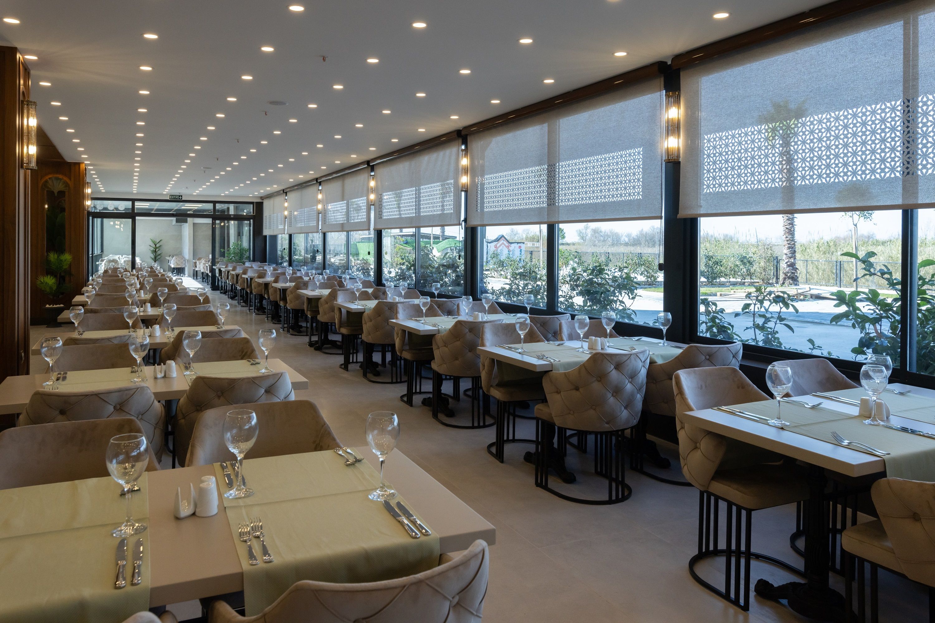 MAIN RESTOURANT