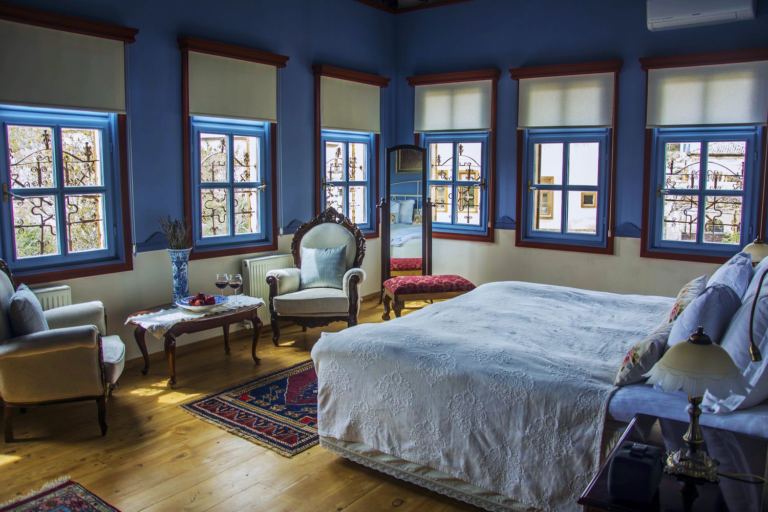  Suite Room  