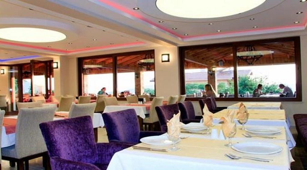 MAIN RESTAURANT