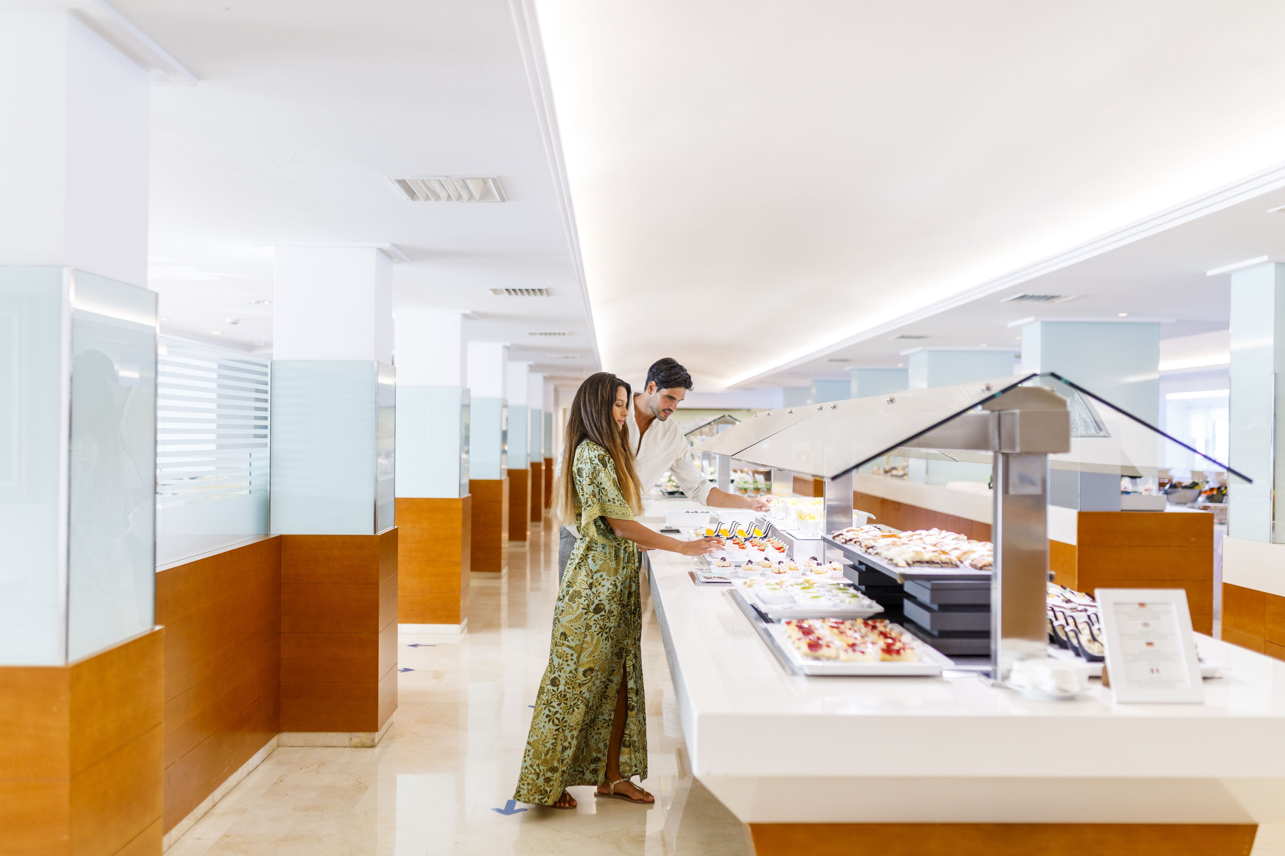 MAIN RESTAURANT