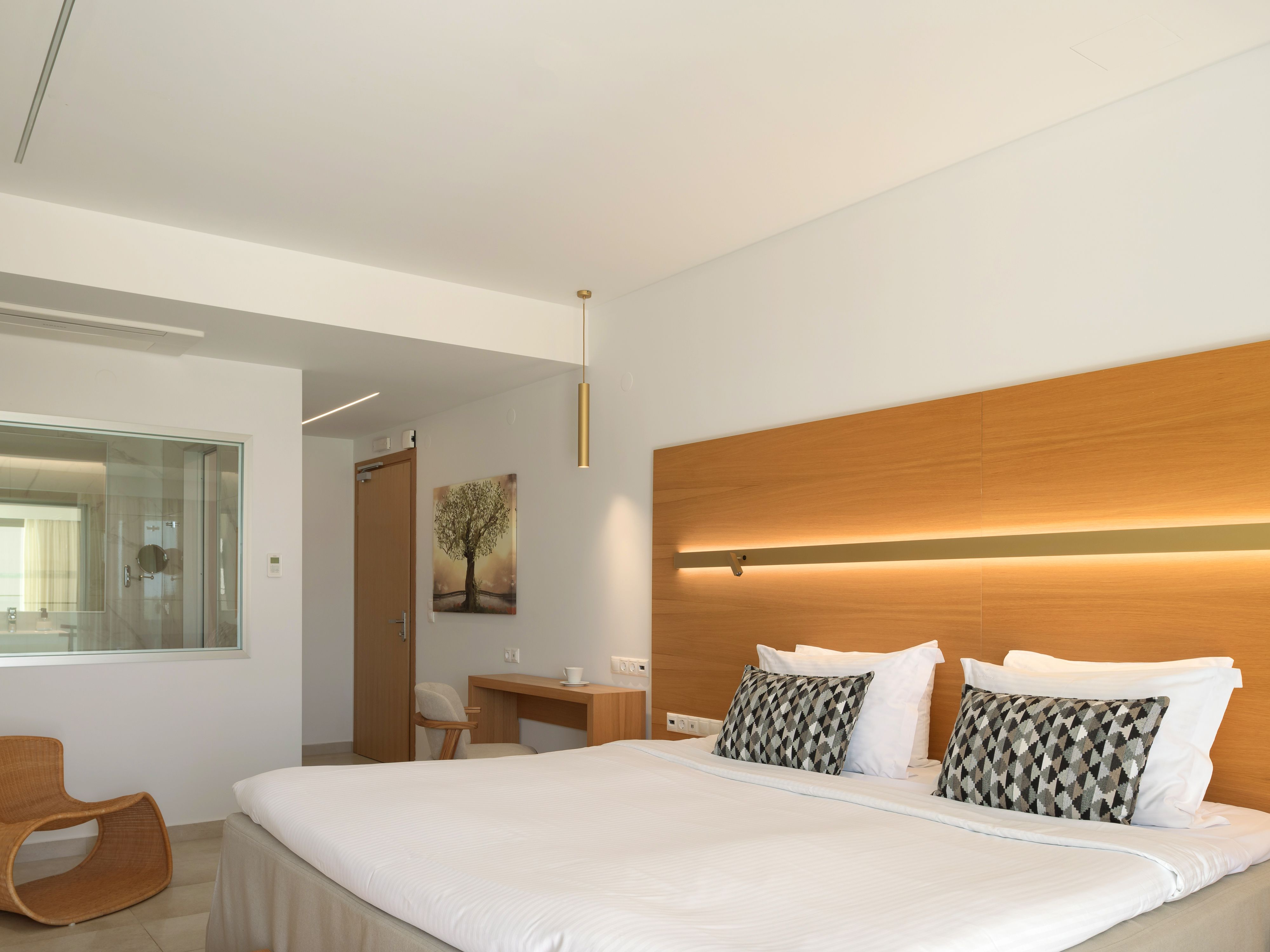 White Deluxe Suite Sea View