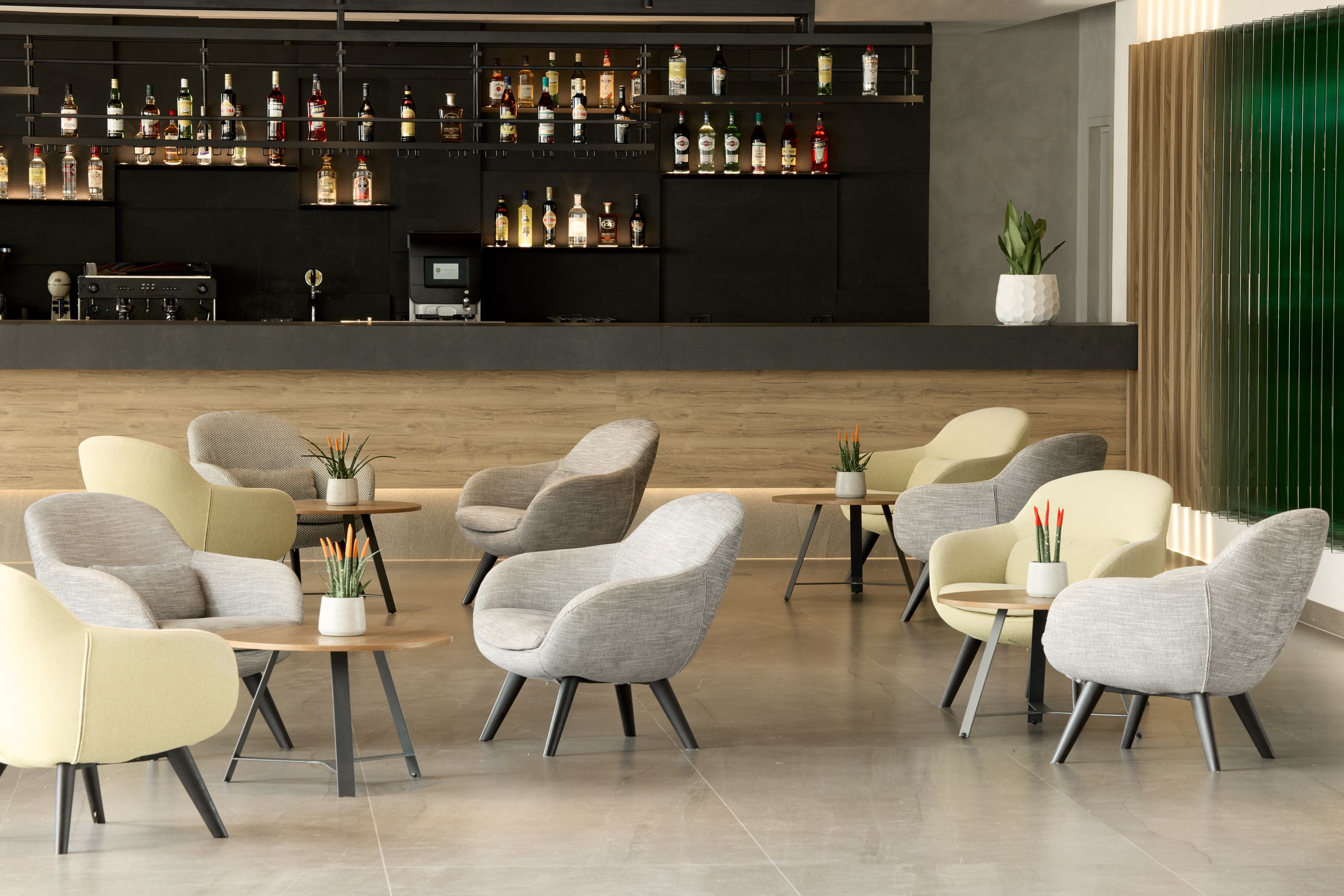 LOBBY BAR