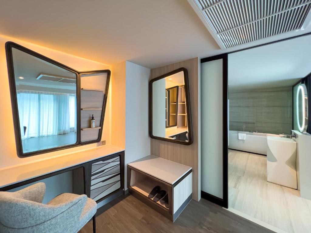 Amethyst Grand Executive Room