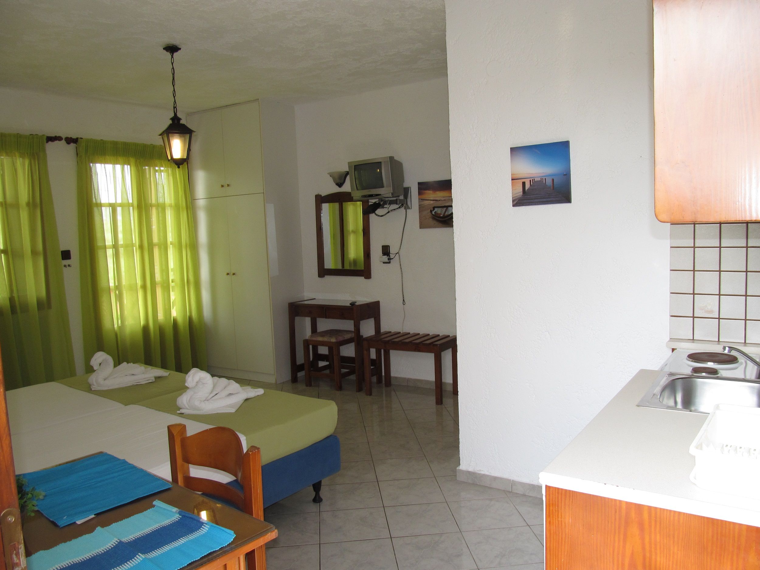 APARTMENT 2-4 PAX