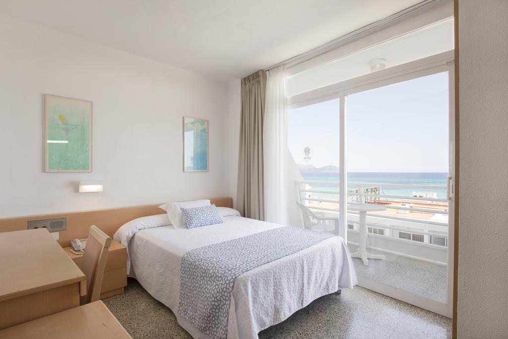 STANDARD ROOM LATERAL SEA VIEW BALCONY