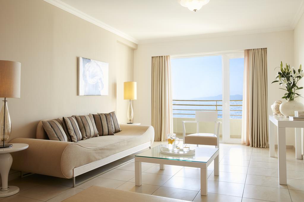 DELUXE SUITE SEA FRONT MAIN BUILDING SEA VIEW