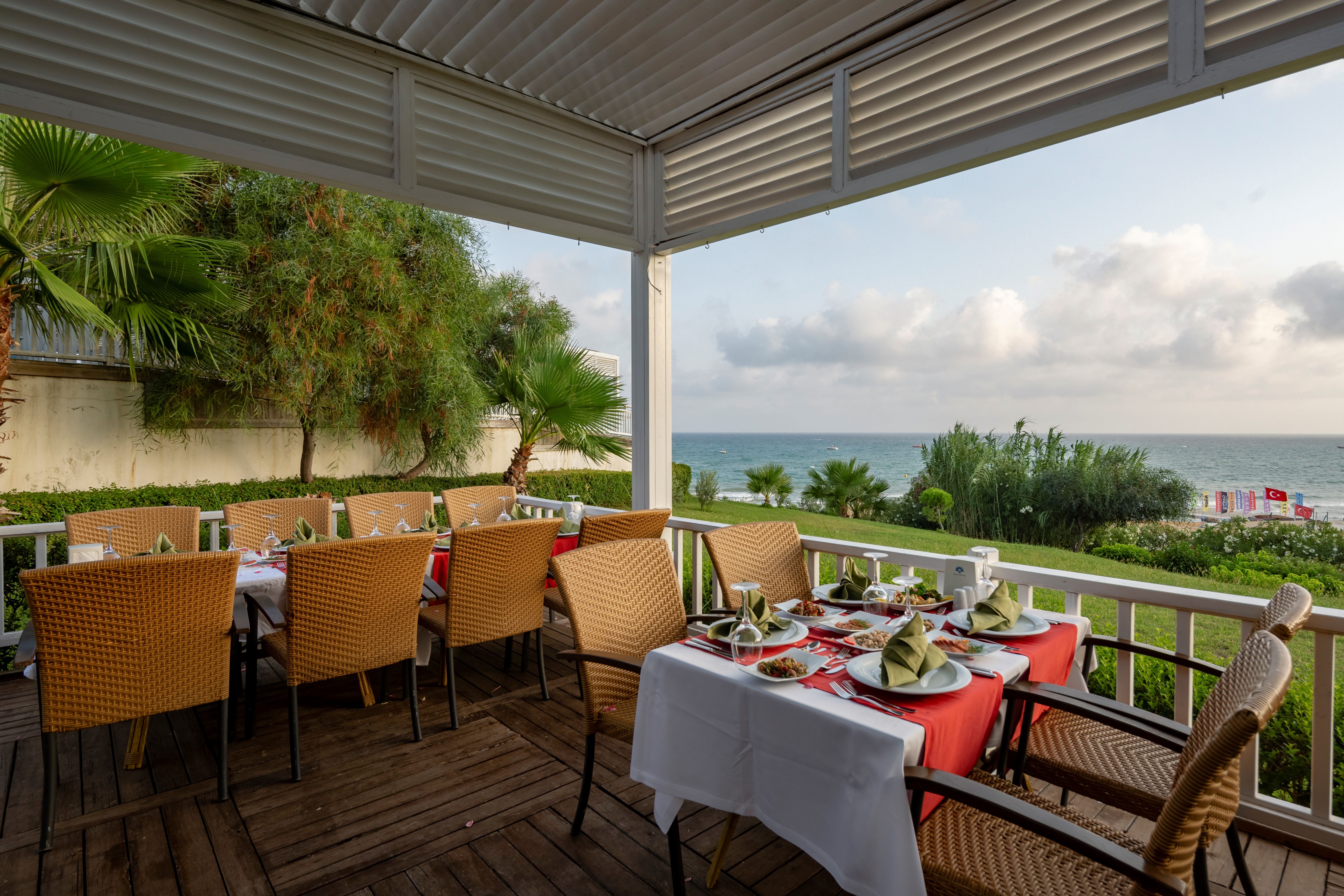 A LA CARTE RESTAURANTS