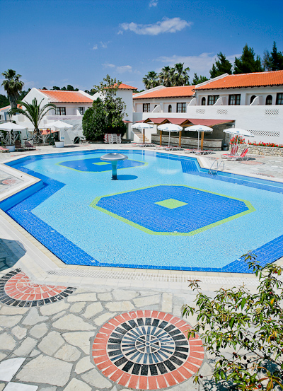 Halkidiki, Hotel Macedonian Sun, piscina exterioara.jpg
