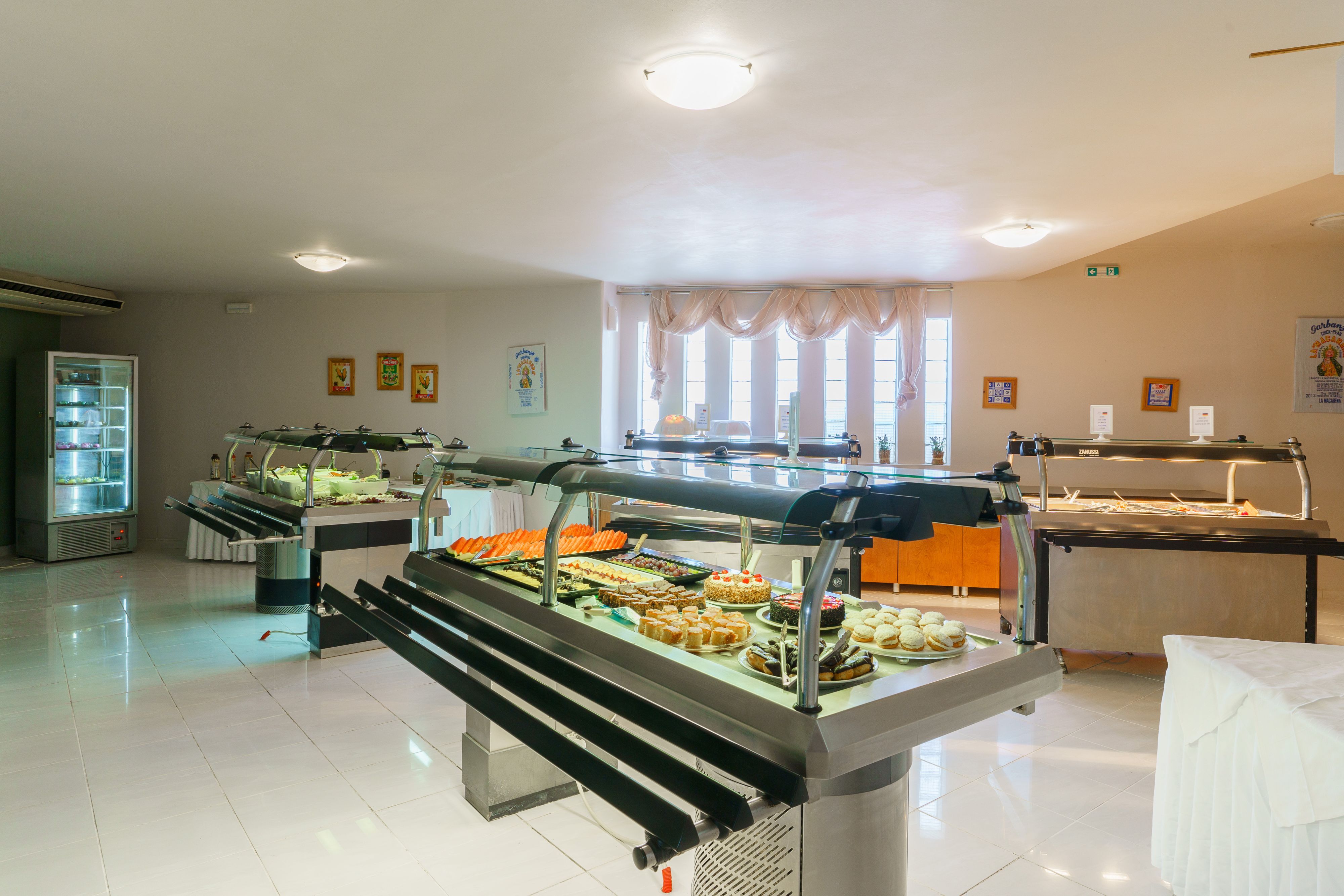 MAIN RESTAURANT 
