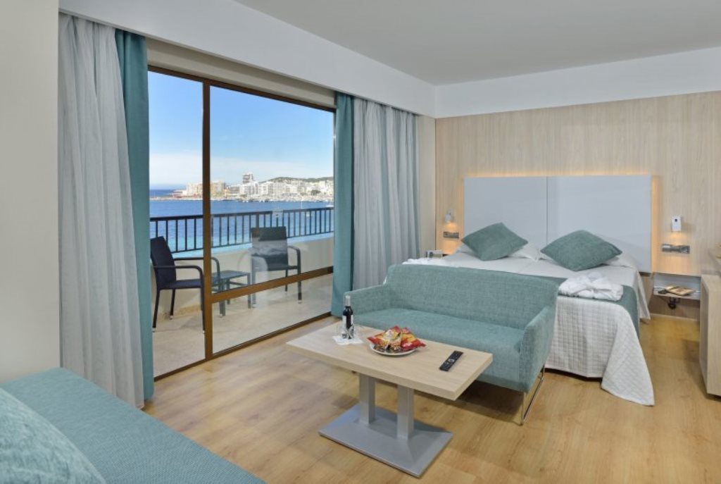 Twin Room Premium with Sea View Balcony