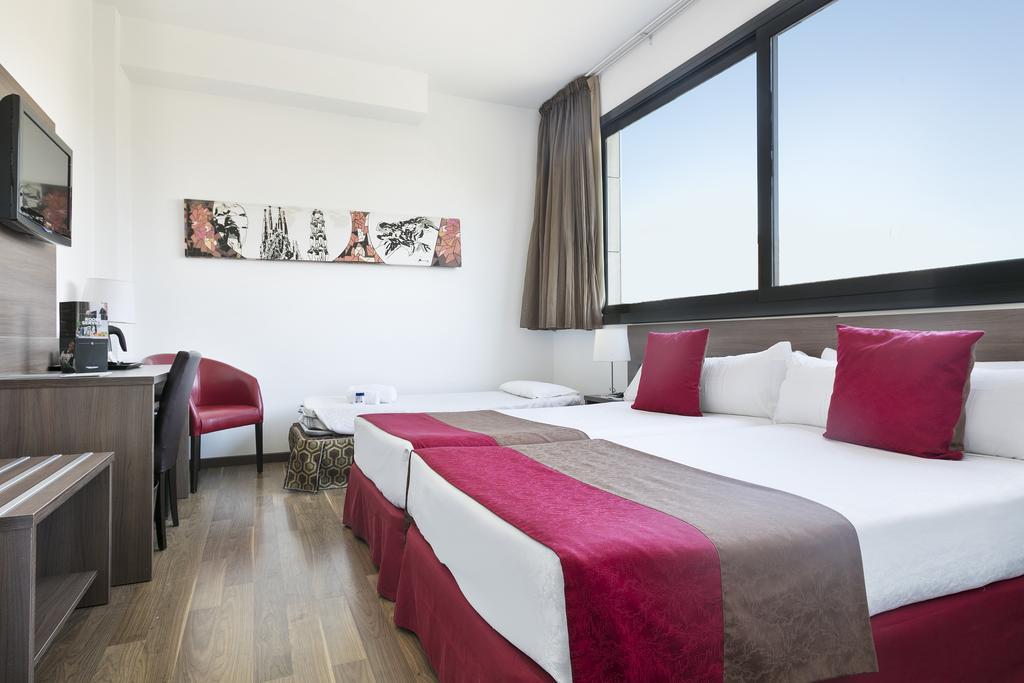 DOUBLE ROOM