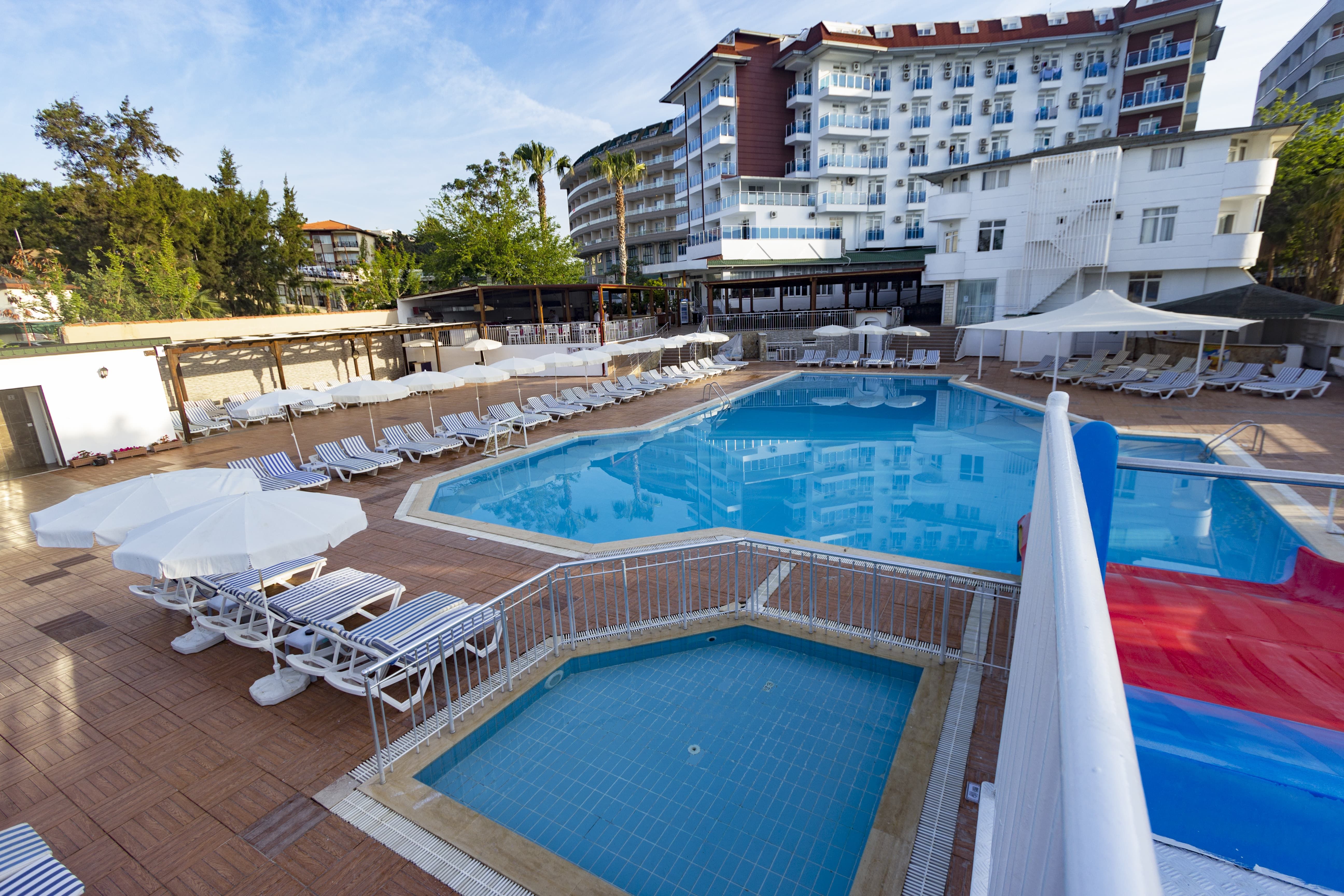 Piscina deschisă