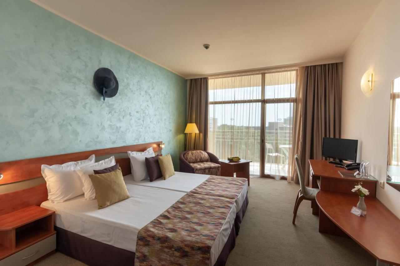 Twin Standard Room (Balcony)