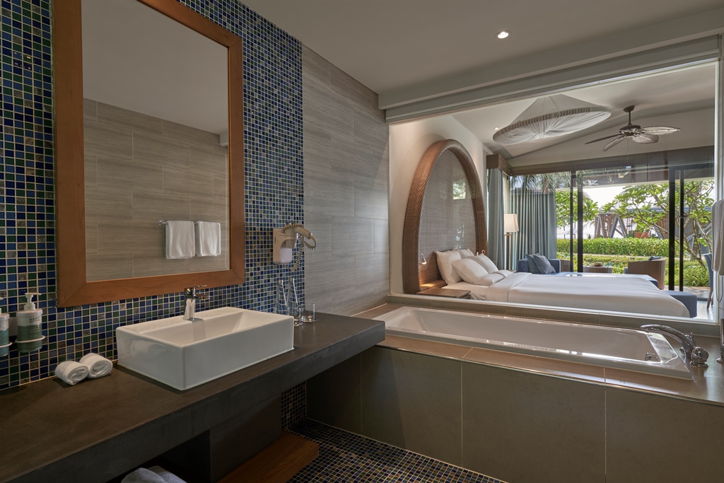 DELUXE BUNGALOW WITH POOL