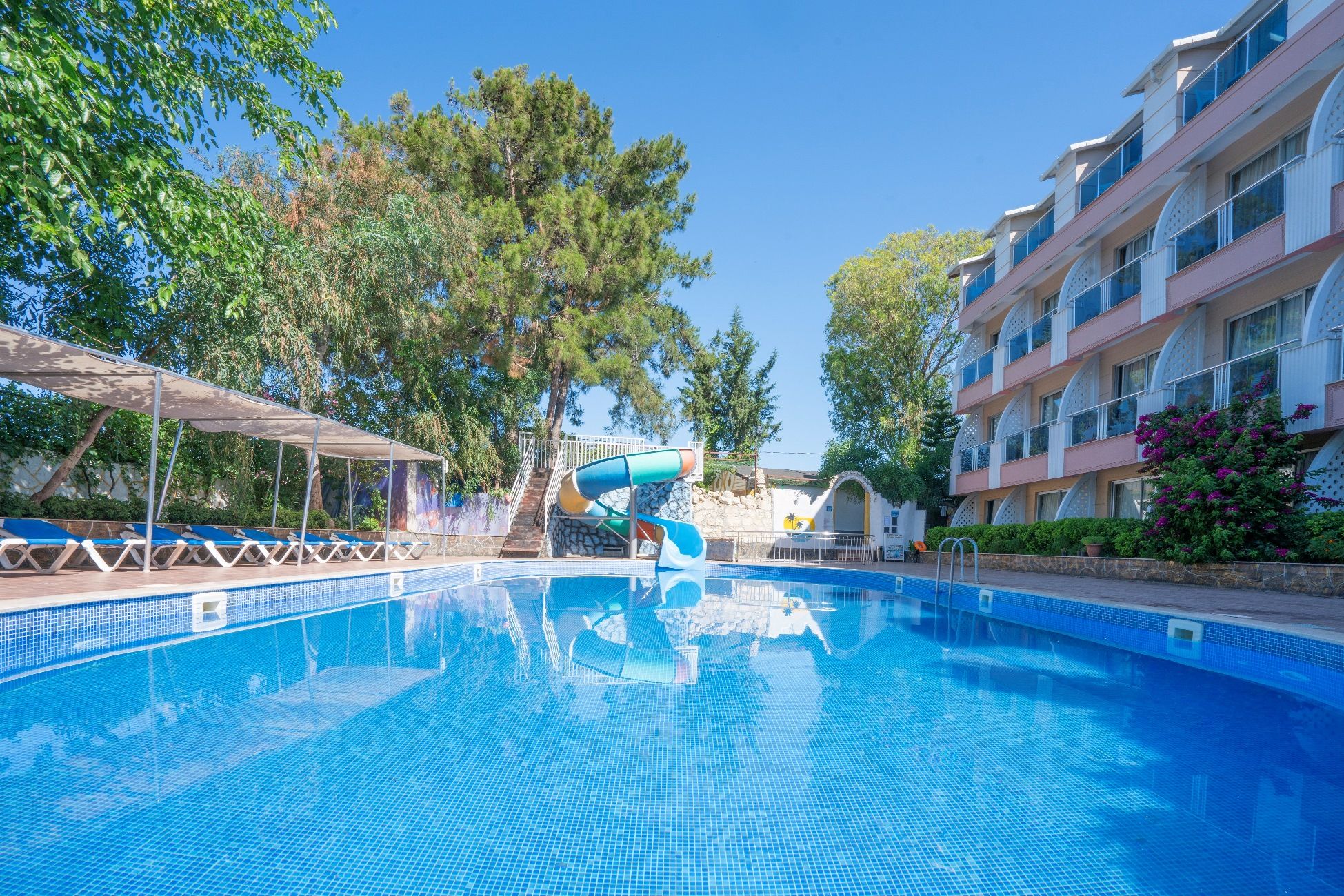 Piscina deschisă