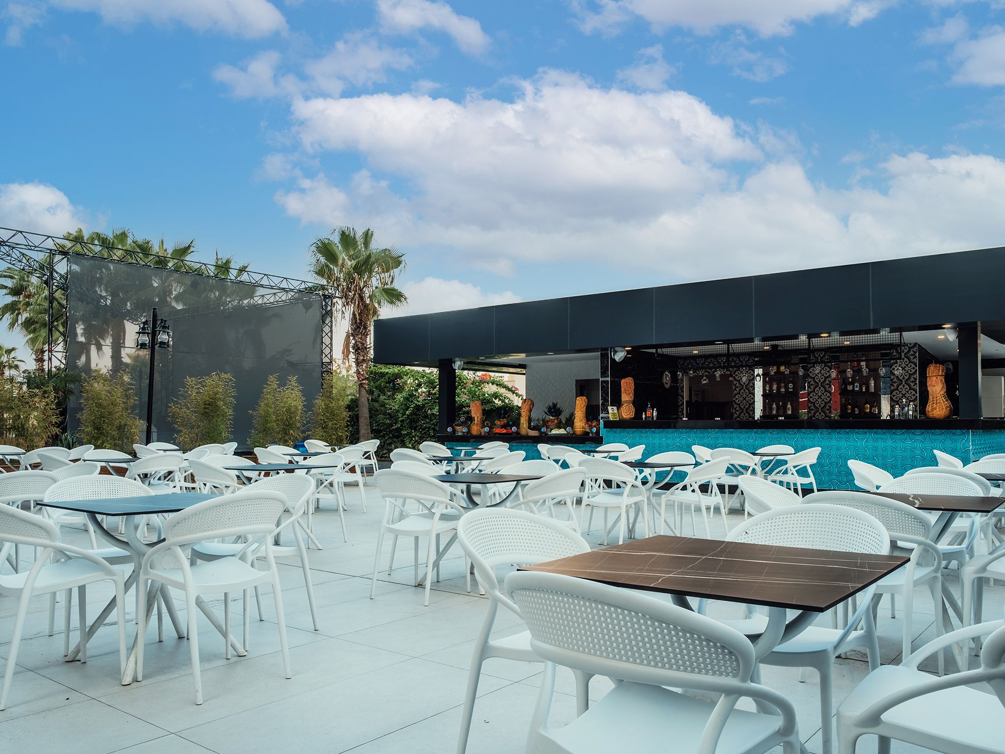 POOL BAR