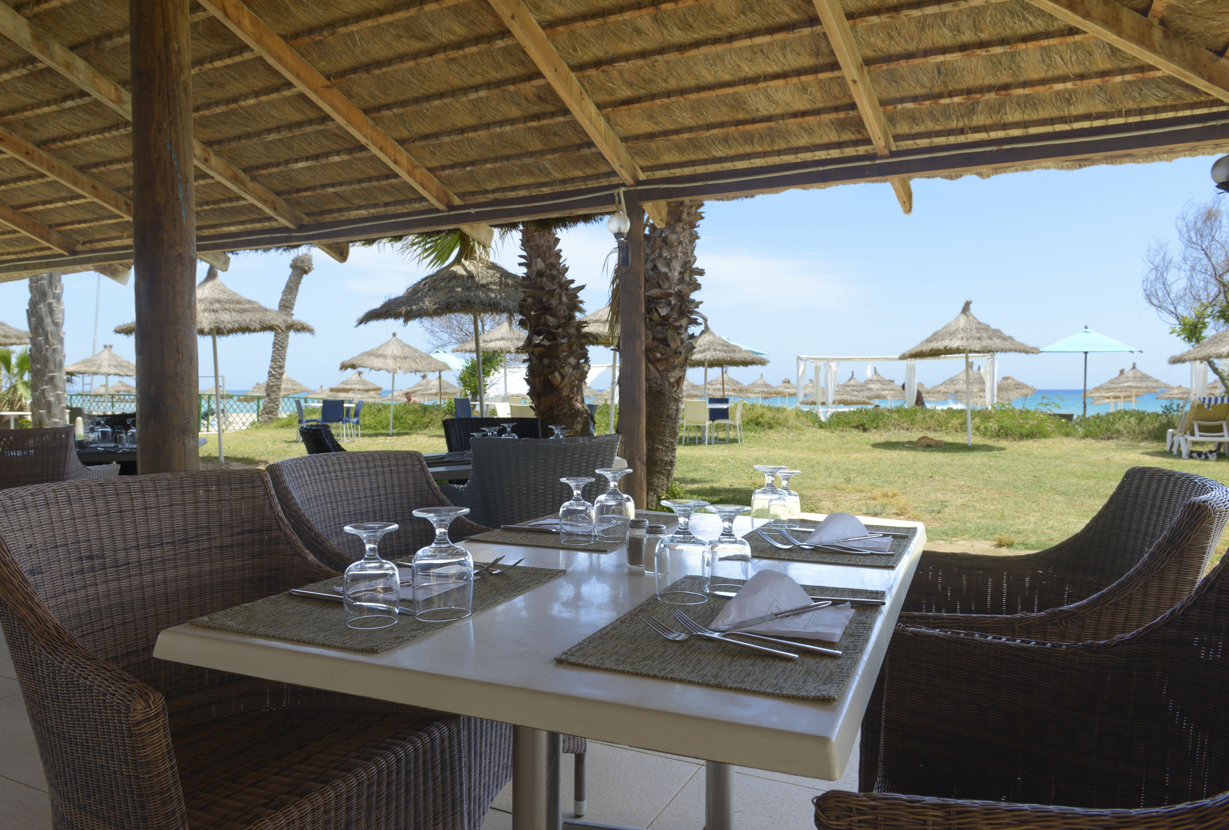 BEACH SNACK BAR LA PLAYA