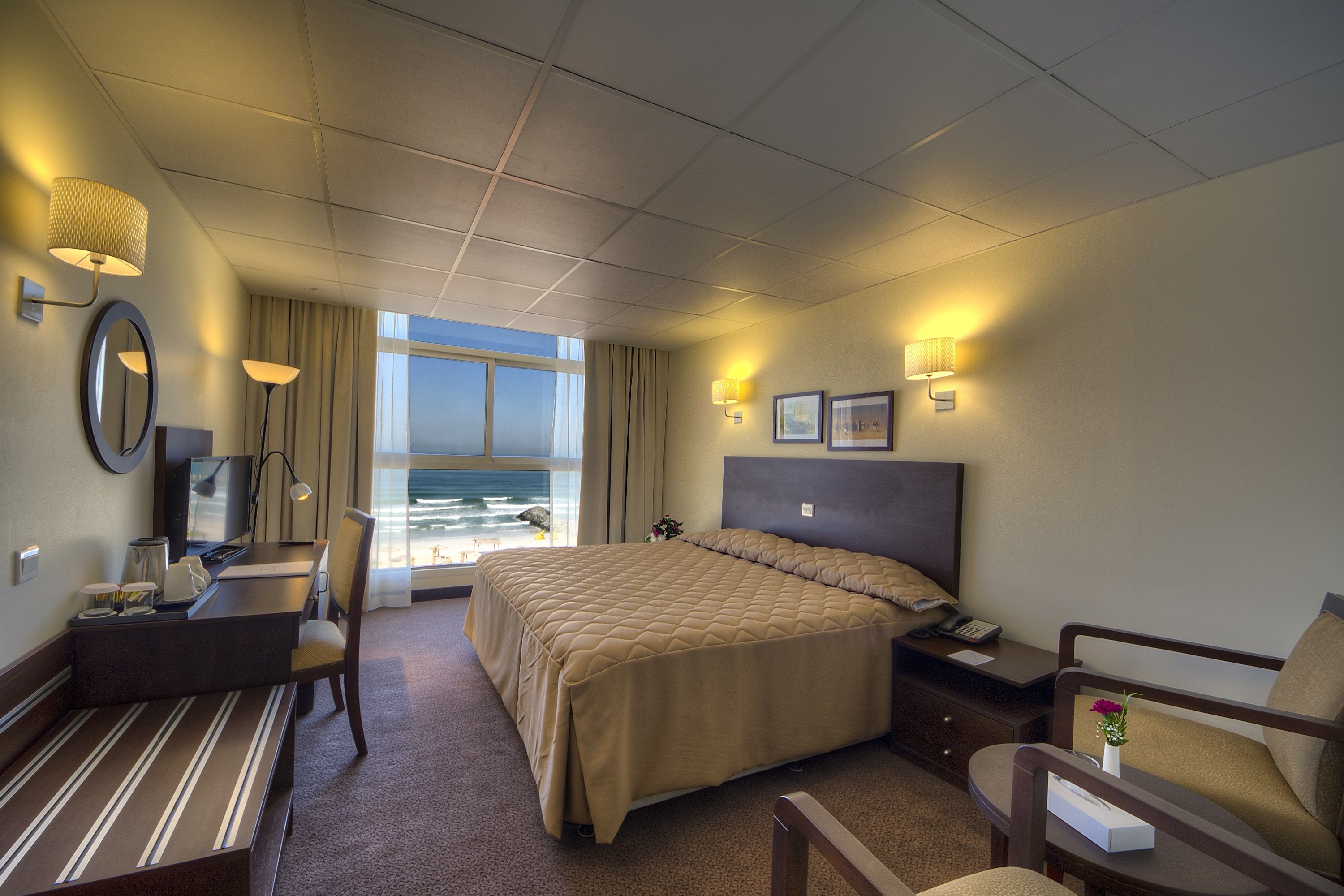 SEA VIEW ROOM 