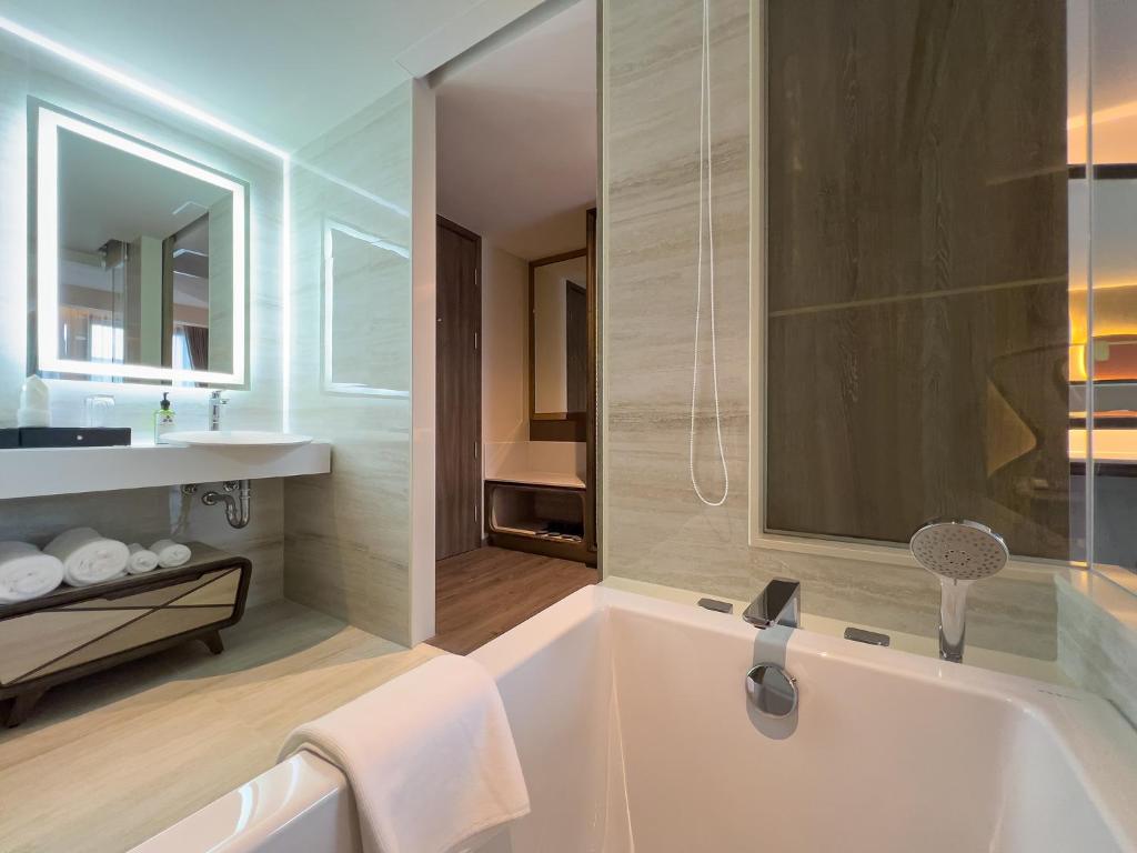 Premier Twin Bed Room with Balcony