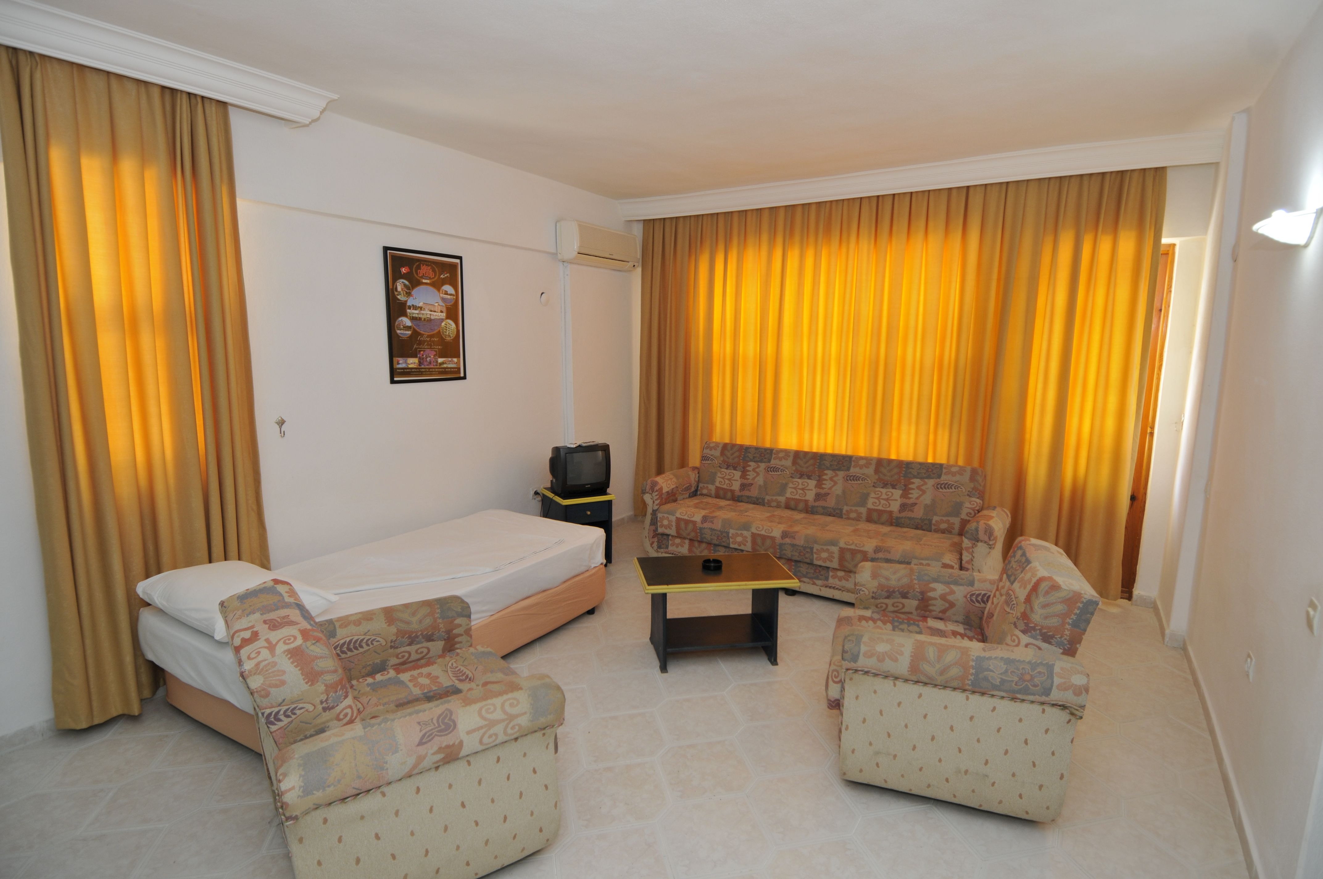 STANDARD ROOM
