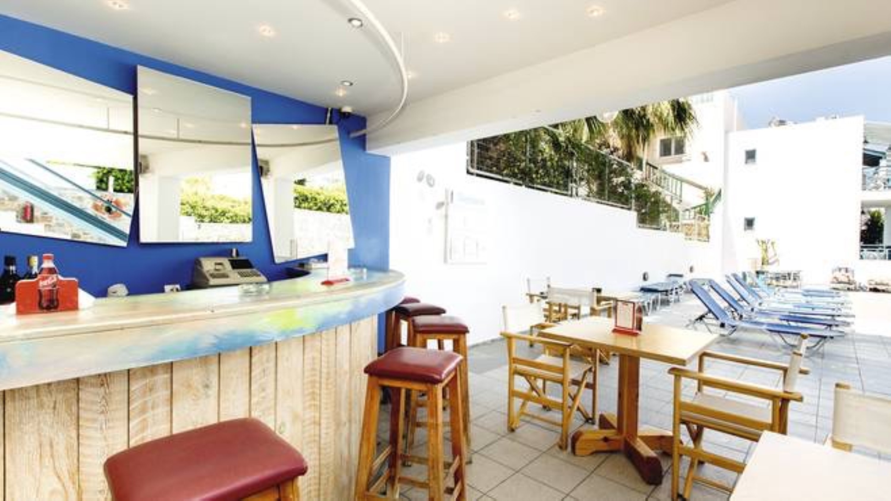 Snack bar