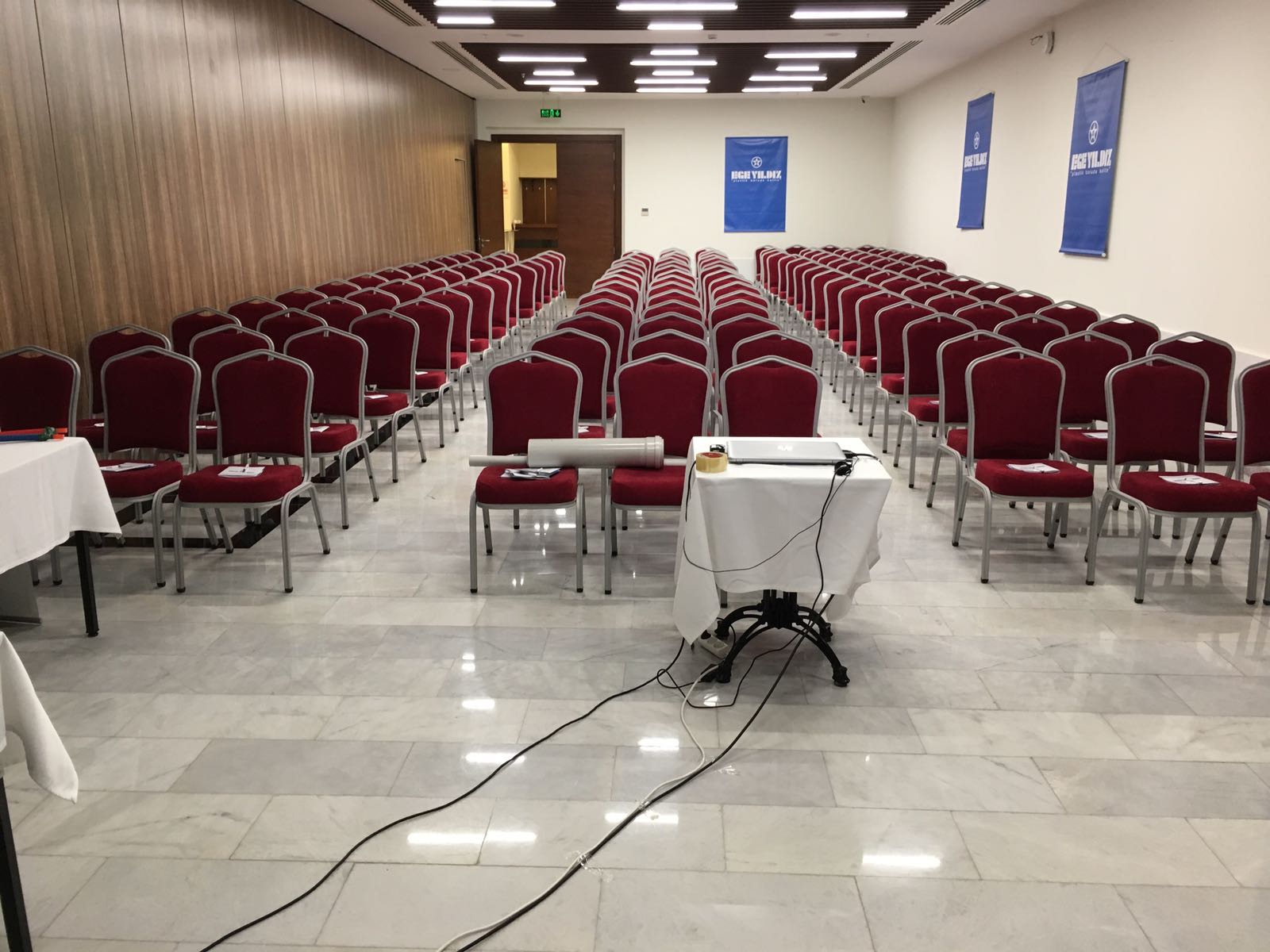 MICE (servicii de organizare de întâlniri, conferințe, alte evenimente)
