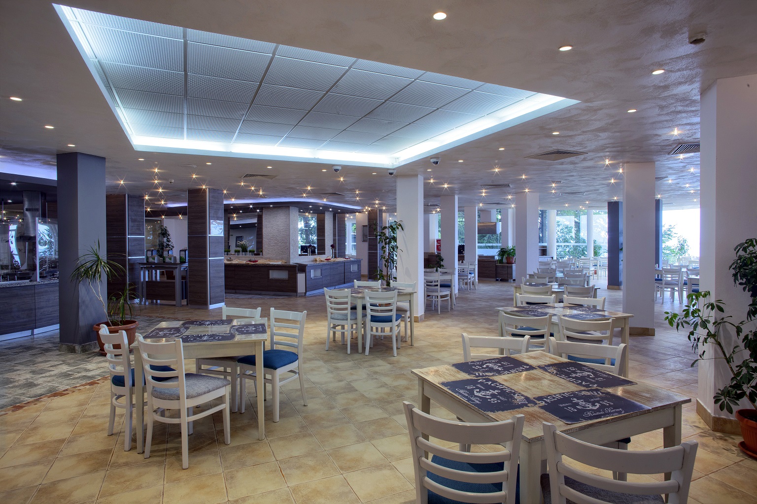 MAIN RESTAURANT