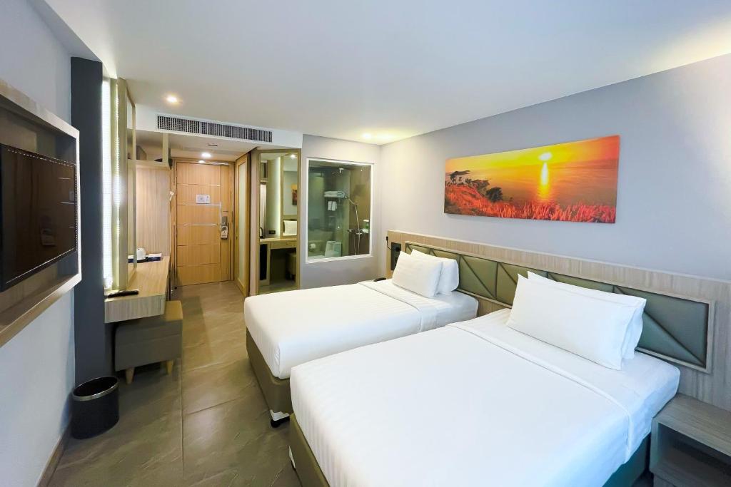 Deluxe Twin Balcony Room