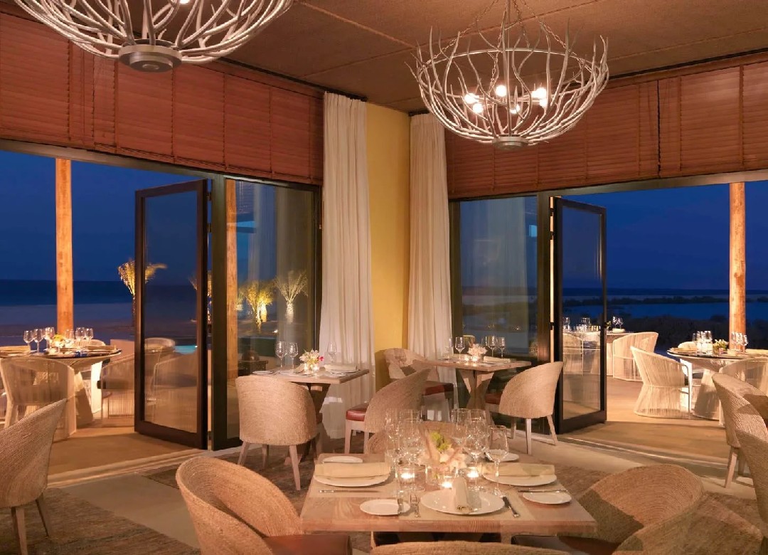 Olio Restaurant & Lounge
