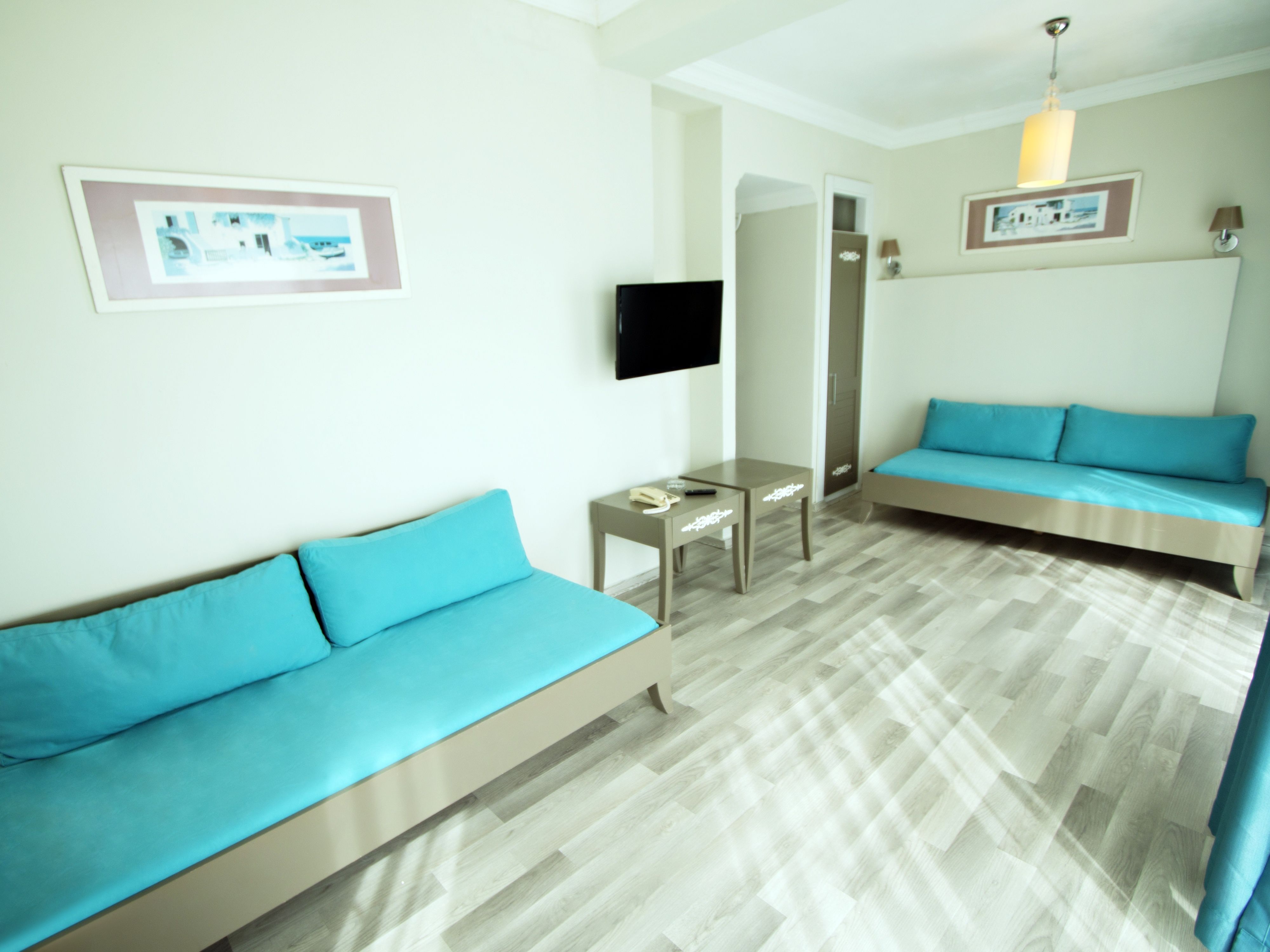 FAMILY  ROOM