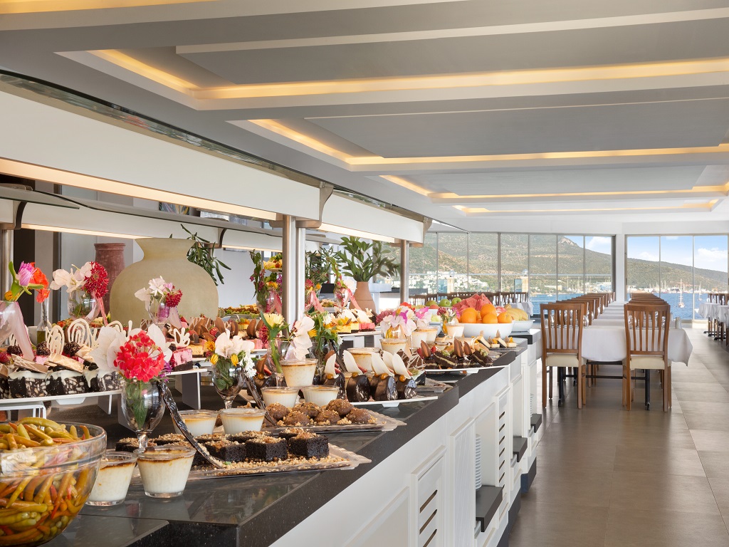 MAIN RESTAURANT