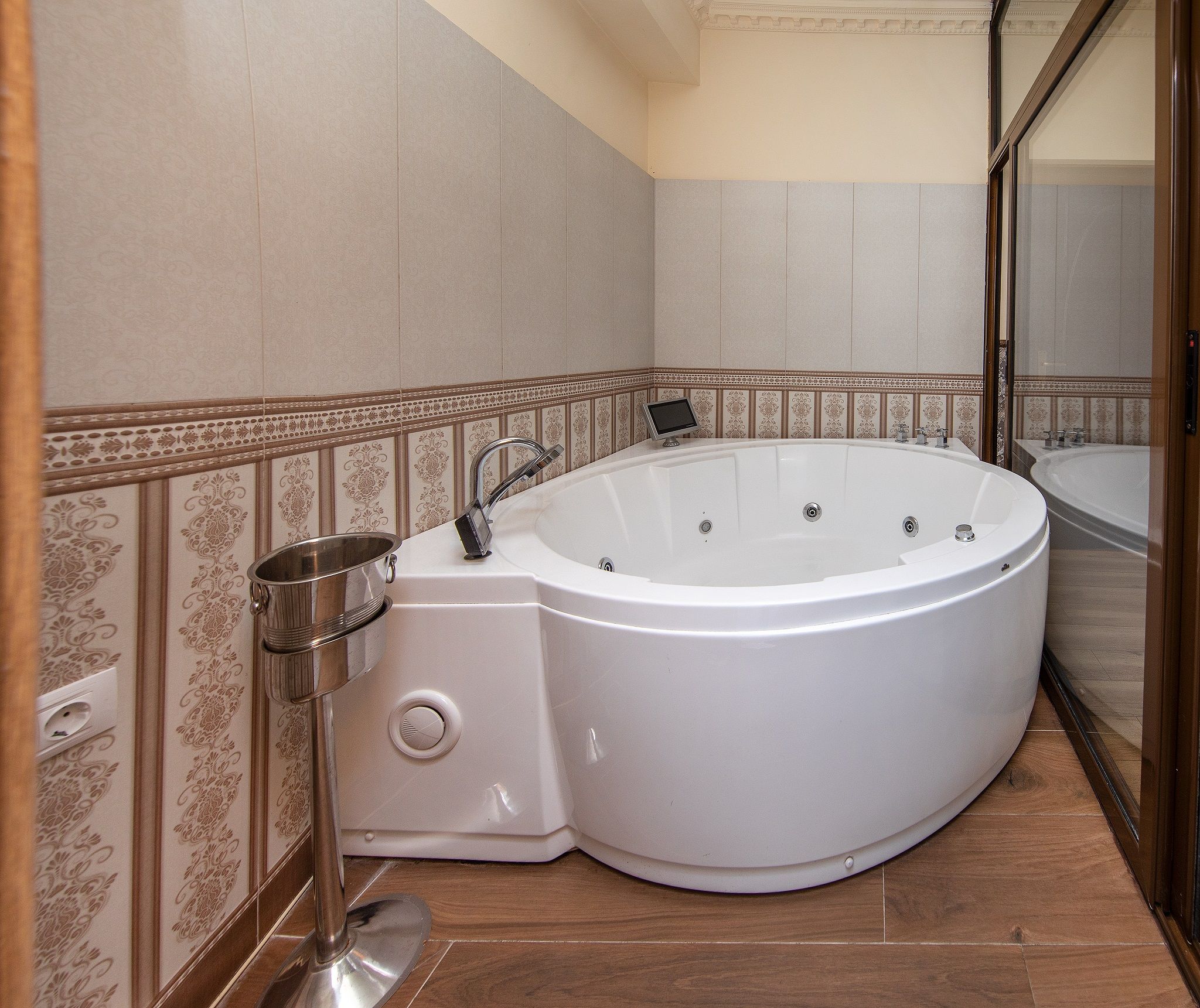 Studio Deluxe cu jacuzzi