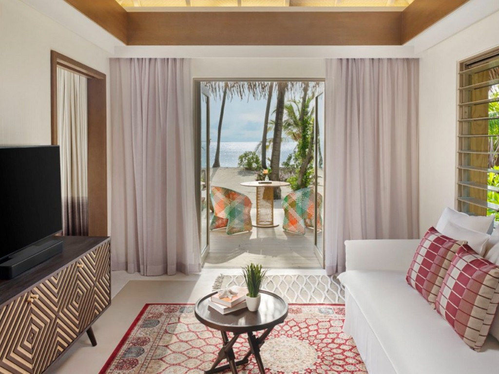  Family Beach Pool Villa