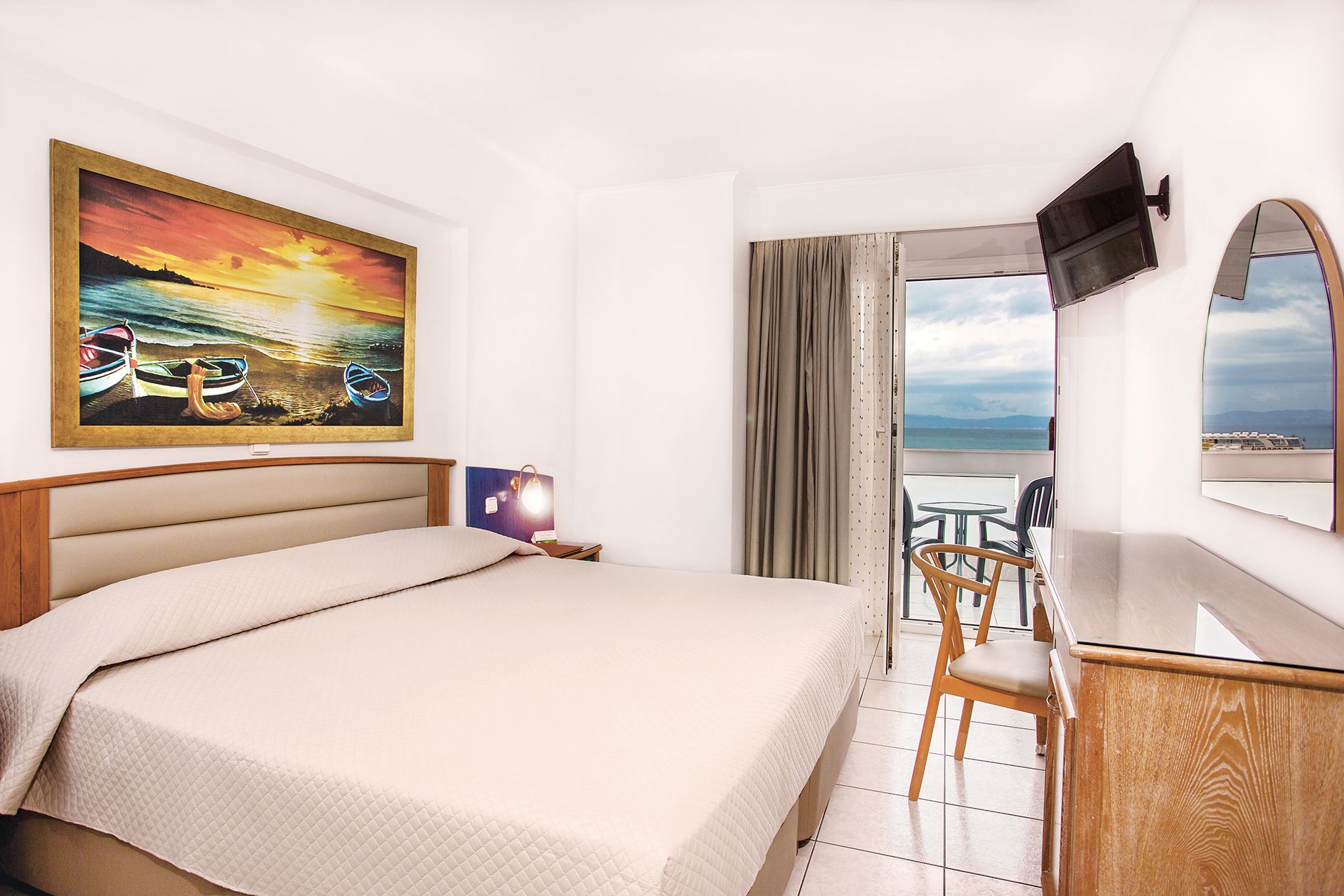 FAMILY ROOM SEA VIEW  1-BEDROOM APARTMENT