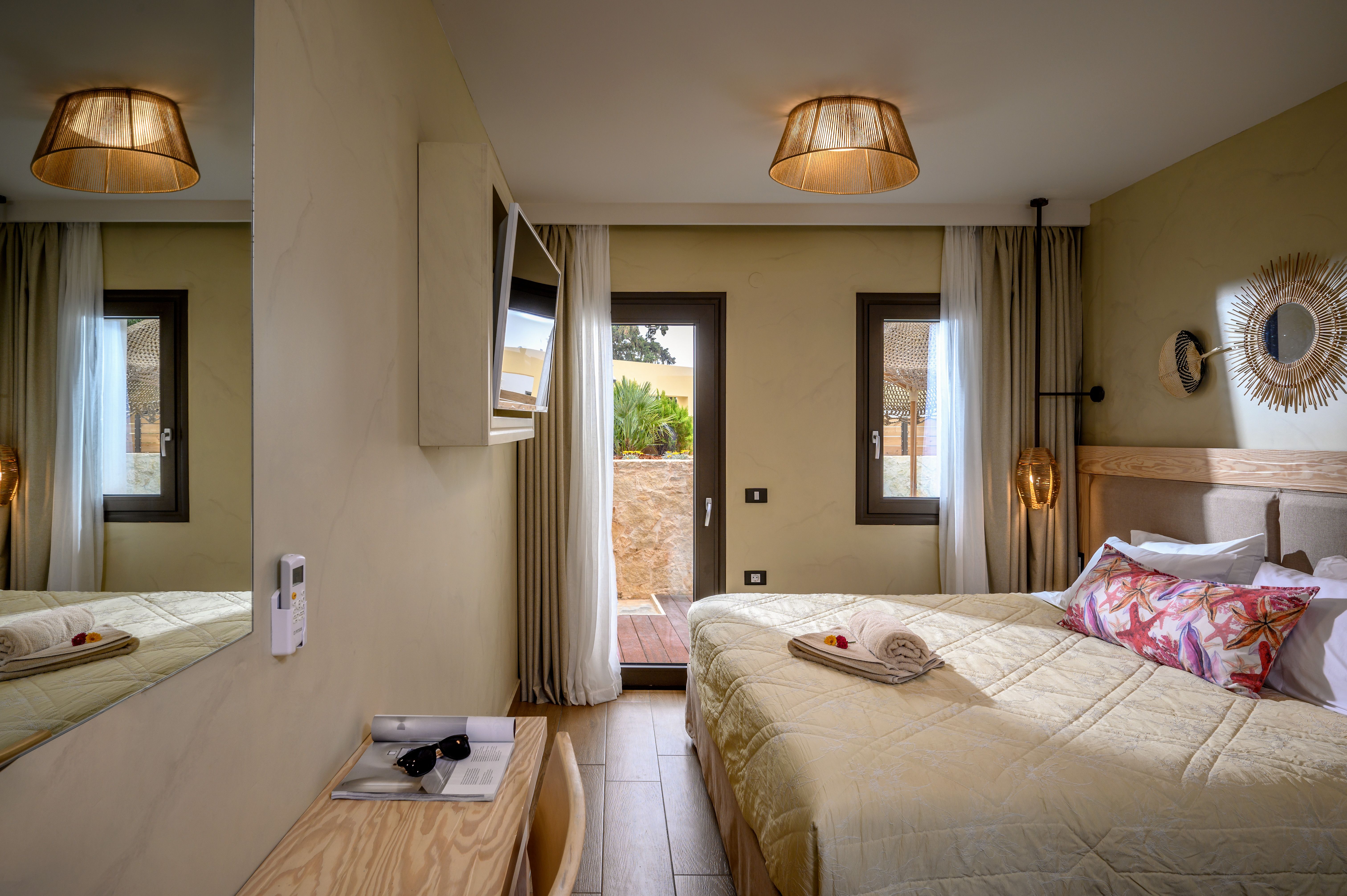 Deluxe Room Single Use Land View