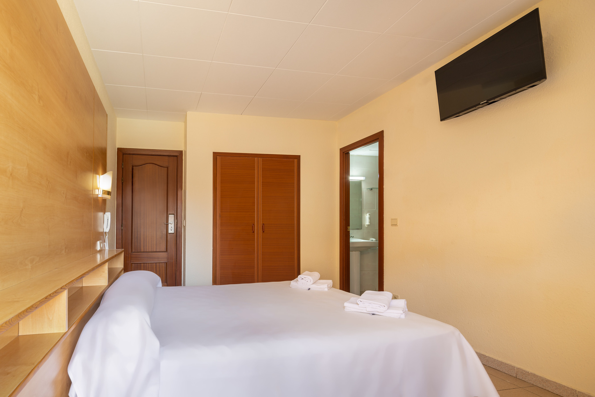 DOUBLE STANDARD ROOM BALCONY OR TERRACE