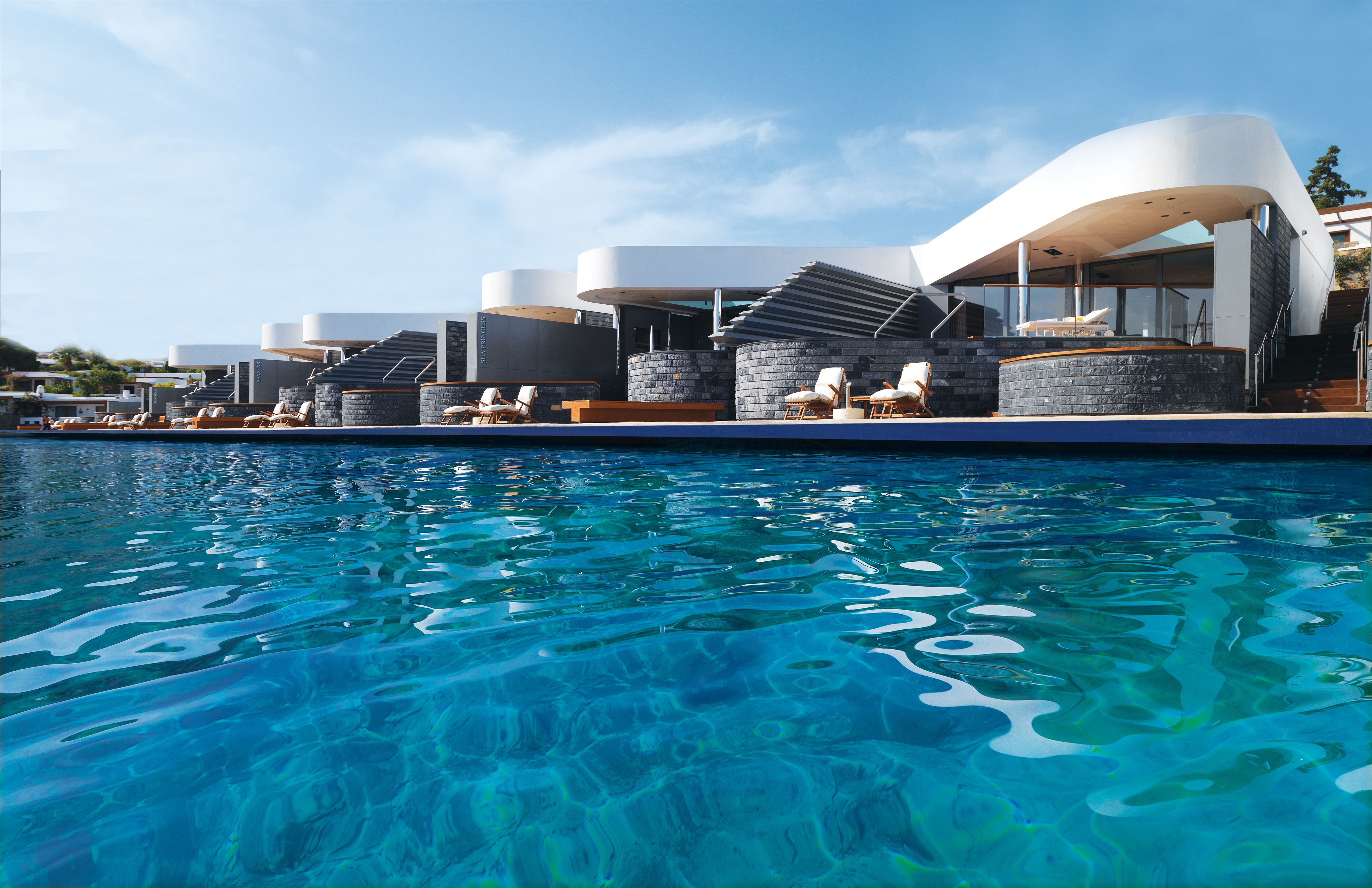 YACHTING VILLA WITH PRIVATE  HEATED* POOL