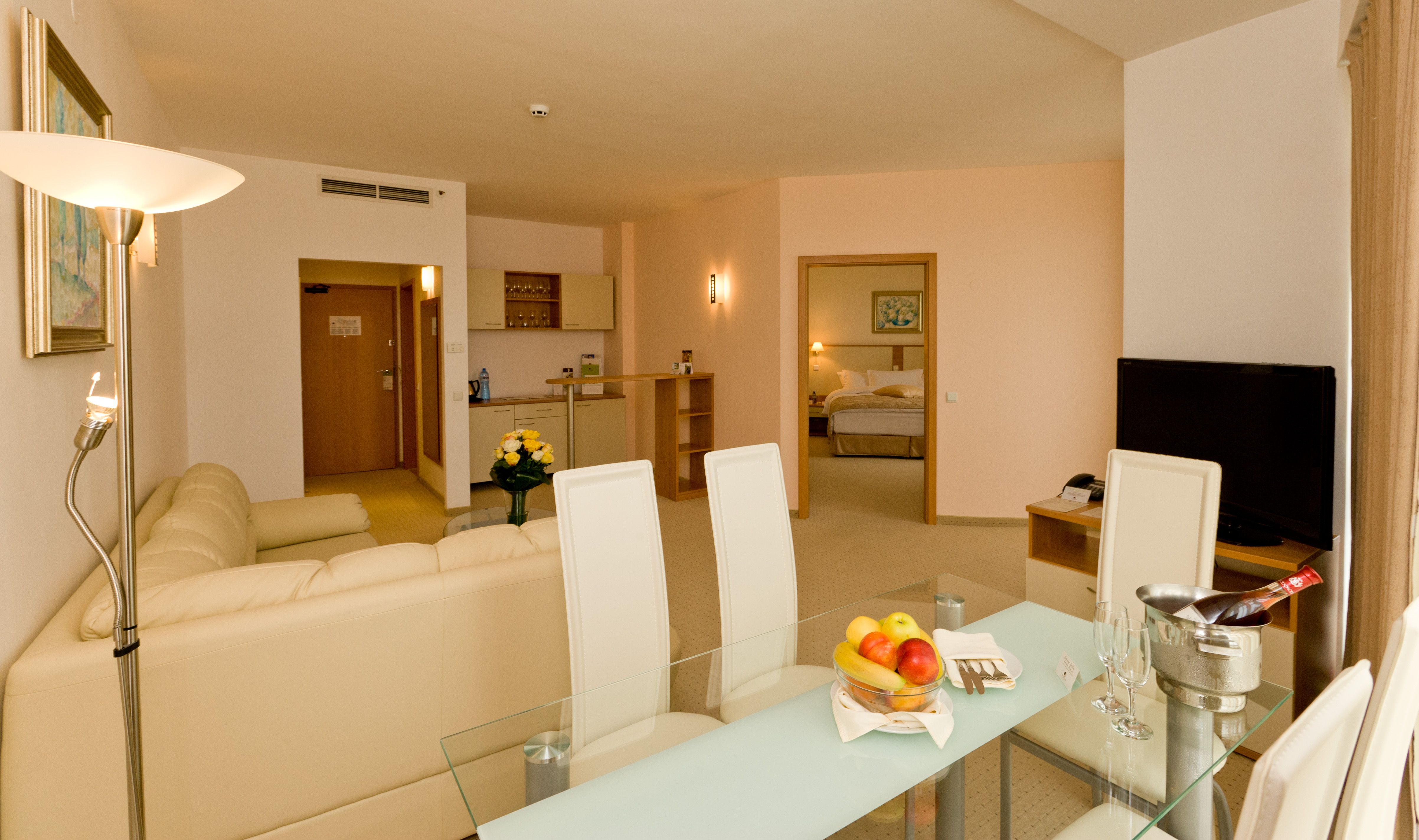 One Bedroom Suite Pool View 
