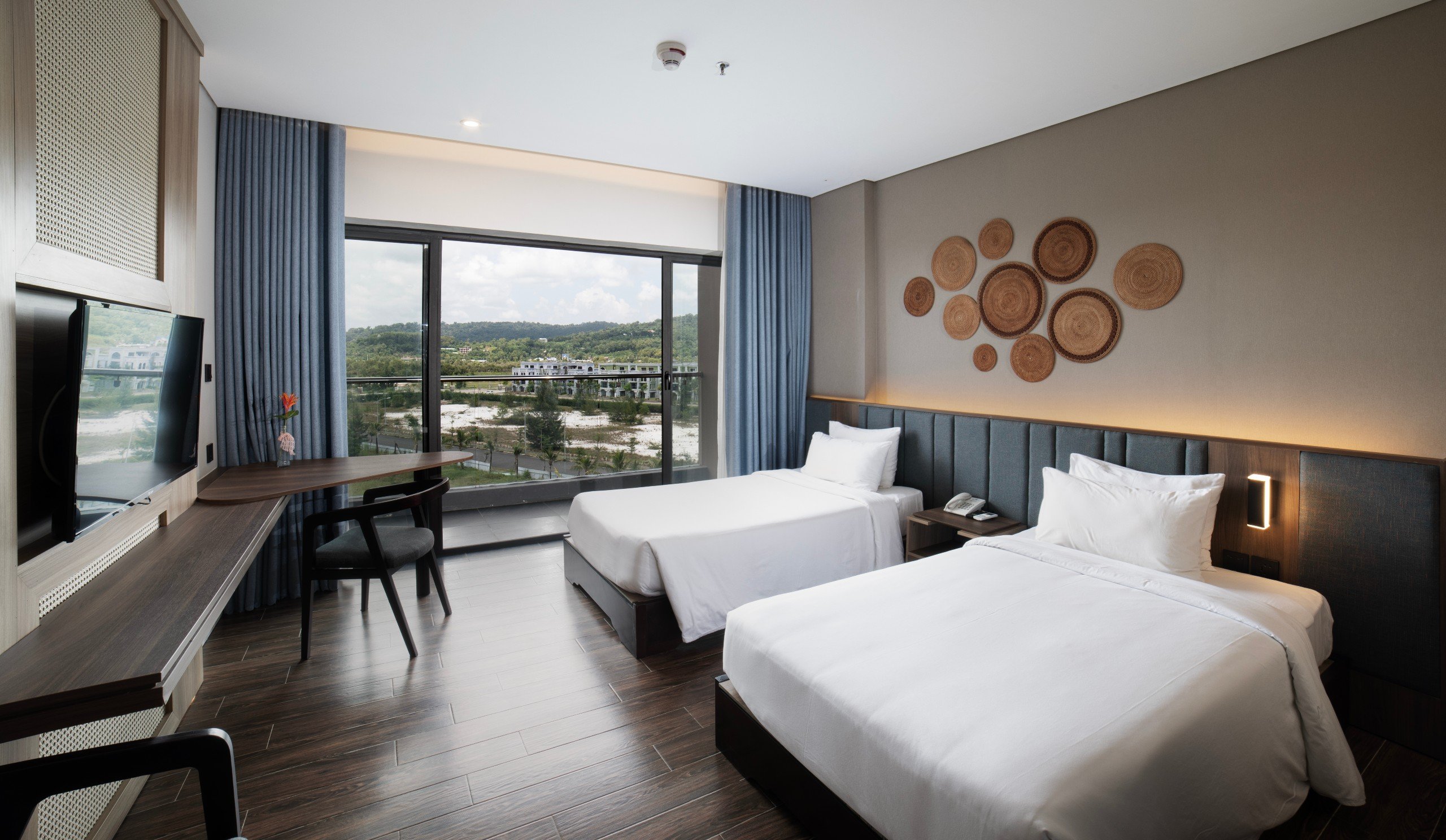 DELUXE MOUNTAIN VIEW (CHILD WITHOUT EXTRA BED)