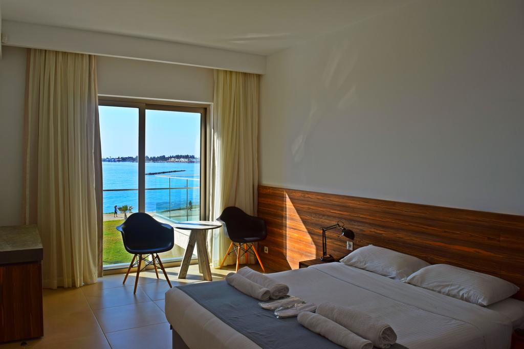 Superior Room (SeaView) 