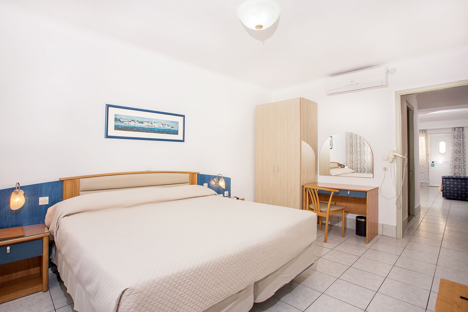 FAMILY ROOM OR ONE  BEDROOM APARTMENT