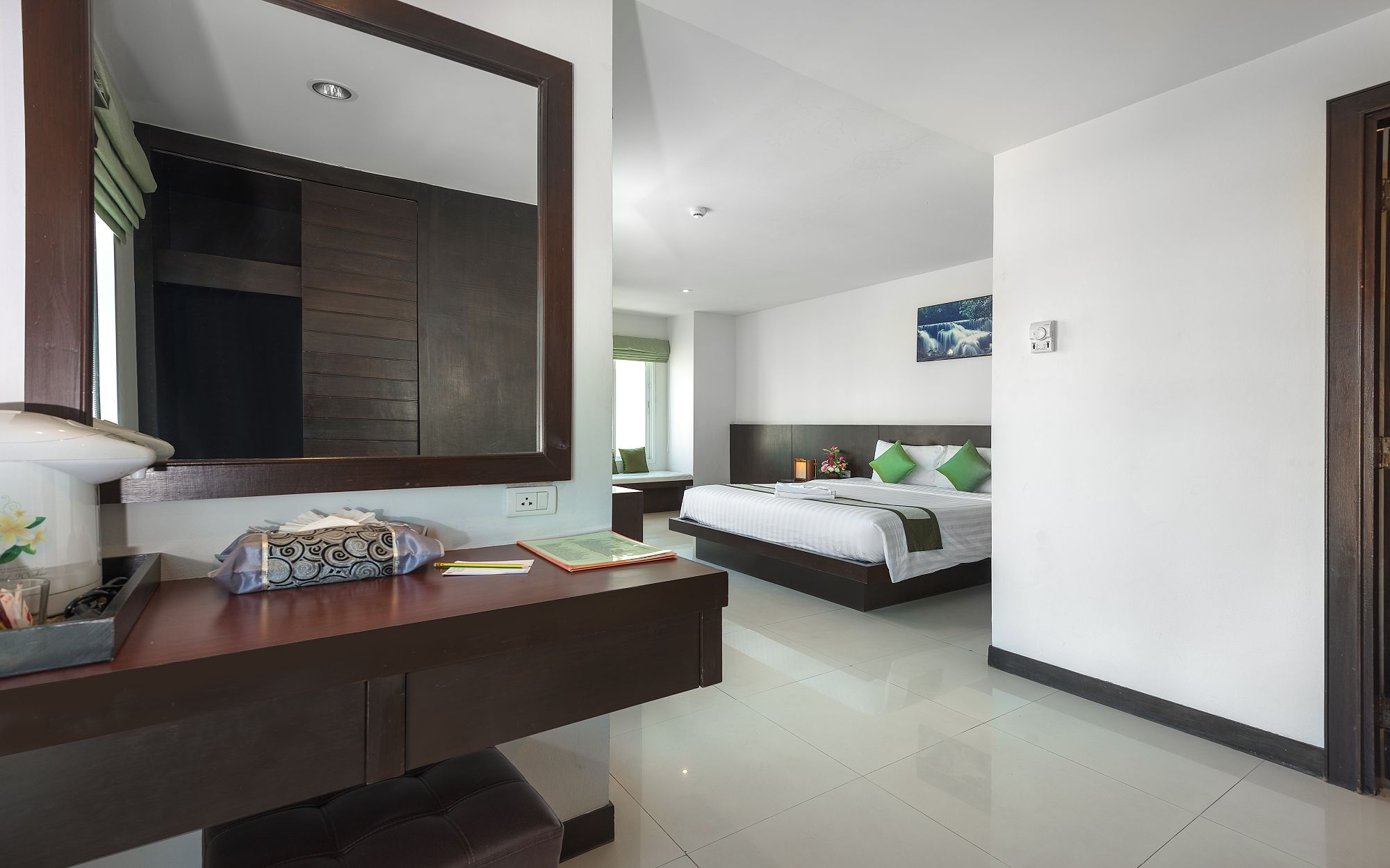 DELUXE ROOM 