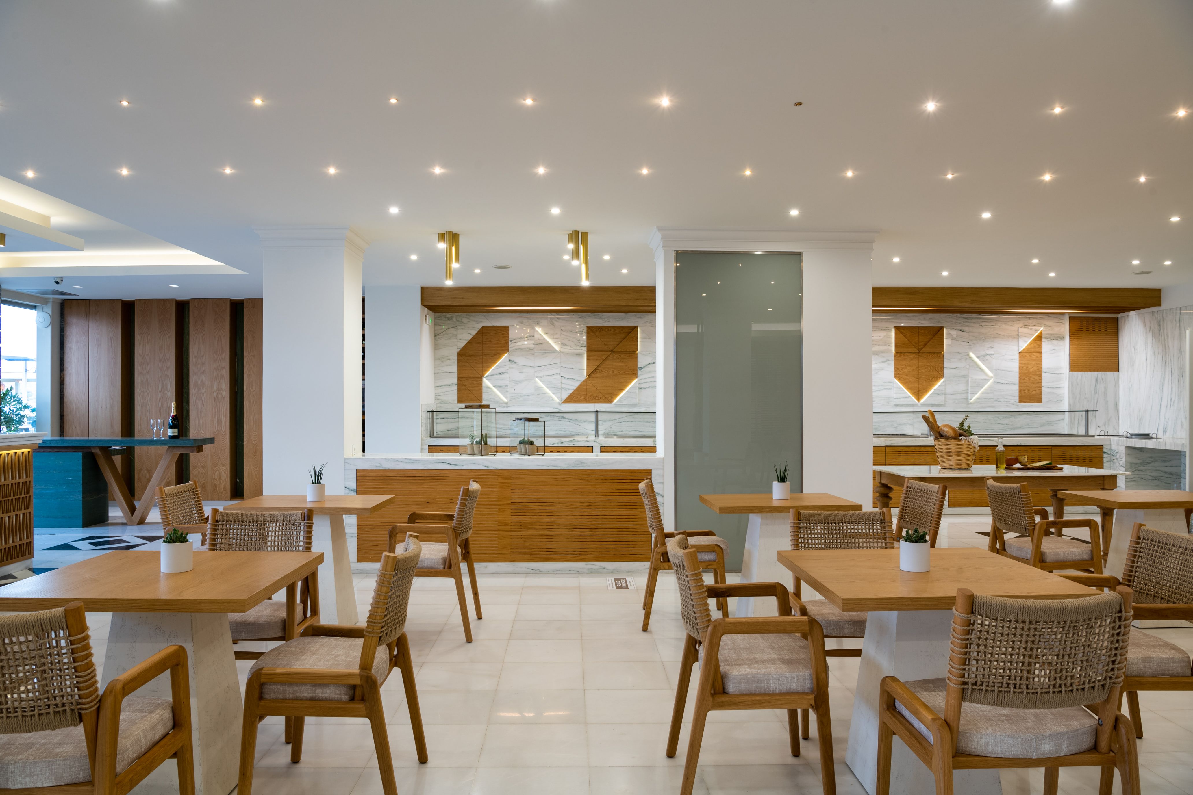 MAIN RESTAURANT FOR BREAKFAST