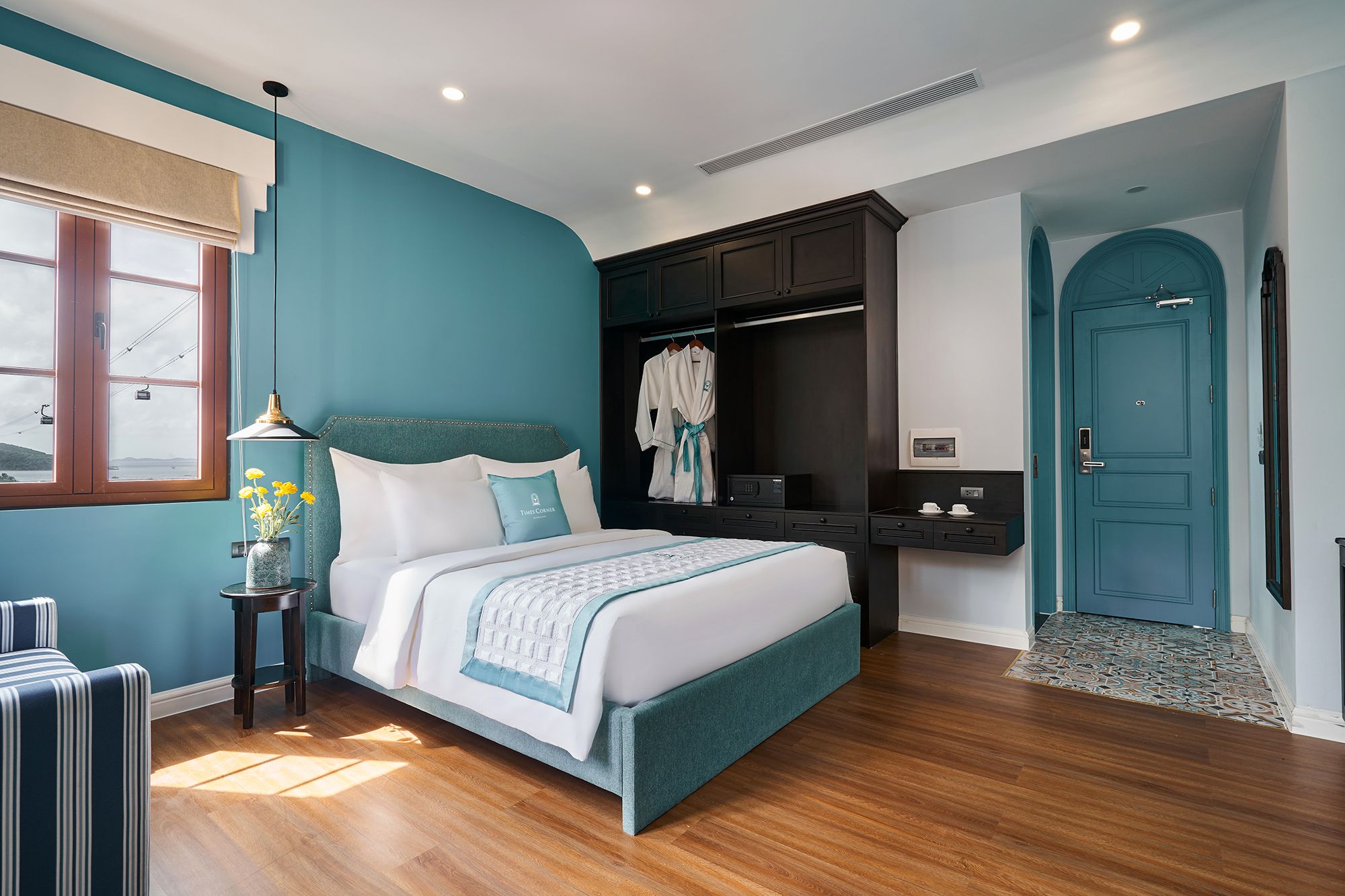 DELUXE ROOM SEA VIEW (CHILD WITHOUT EXTRA BED)