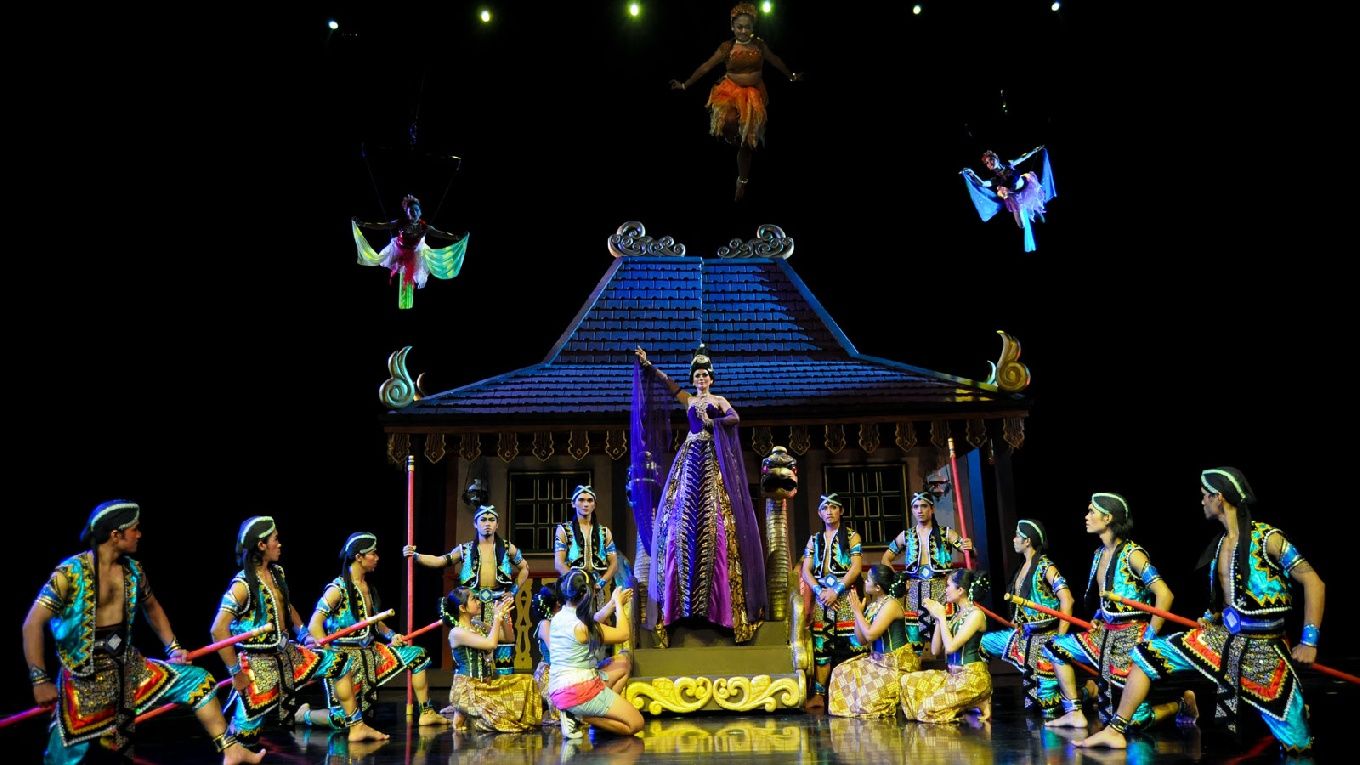 indonesian-cultural-attraction-devdan-show.jpg