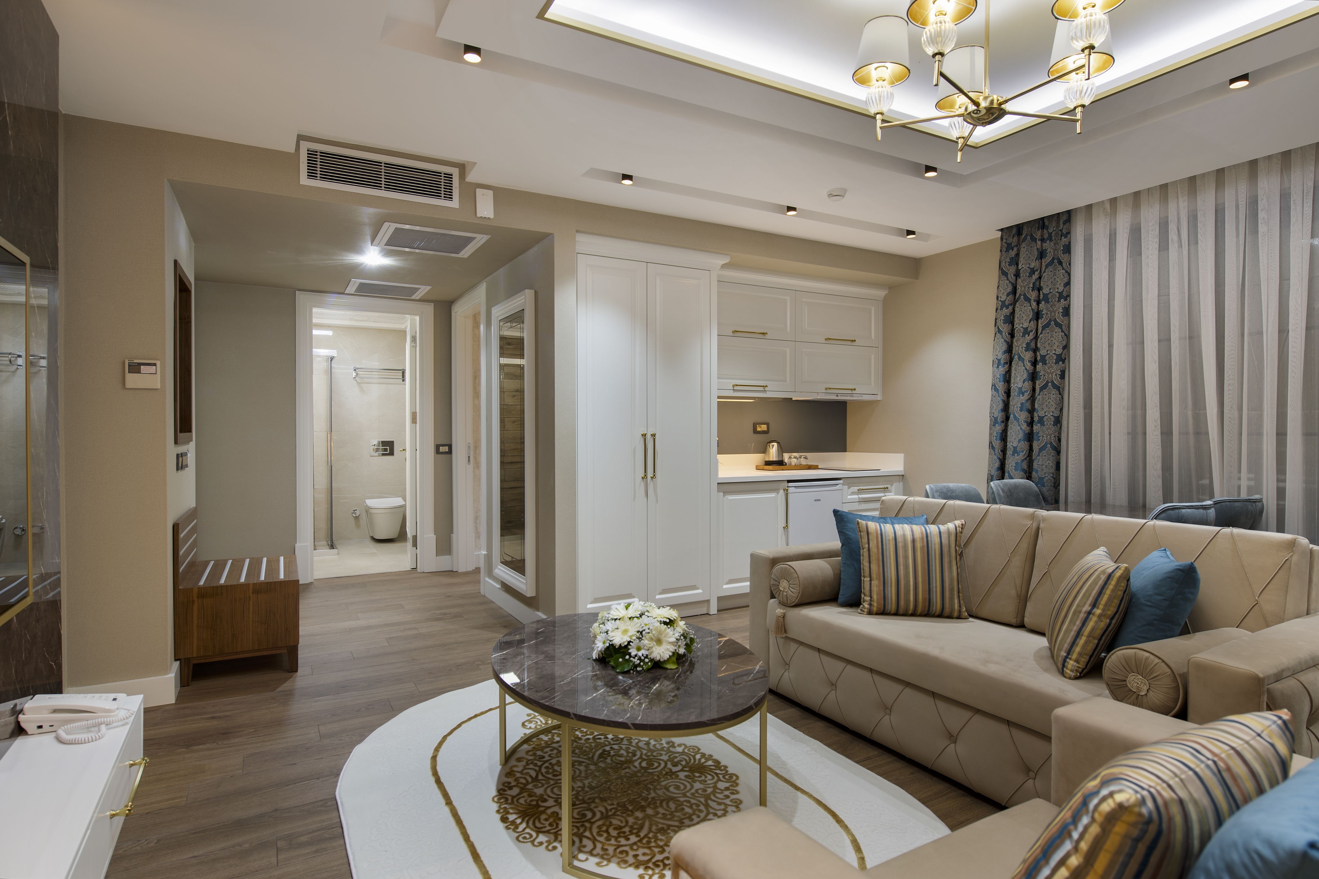SUPERIOR SUITE 