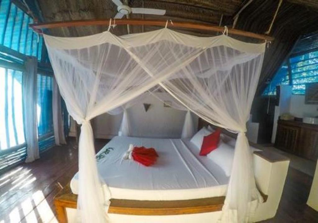 BUNGALOW ROOM